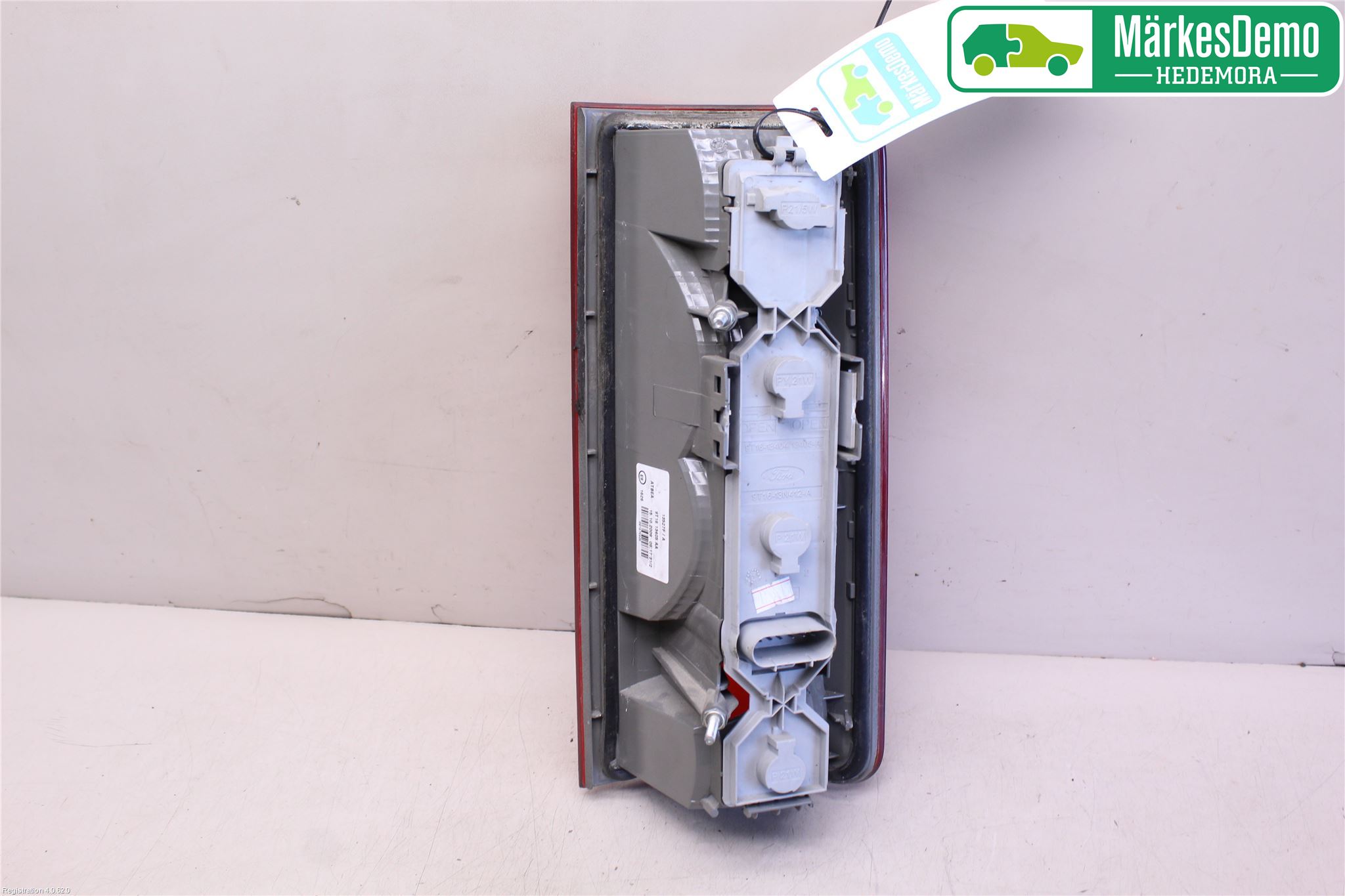 Ford TRANSIT CONNECT 03-08 Baklykt Venstre