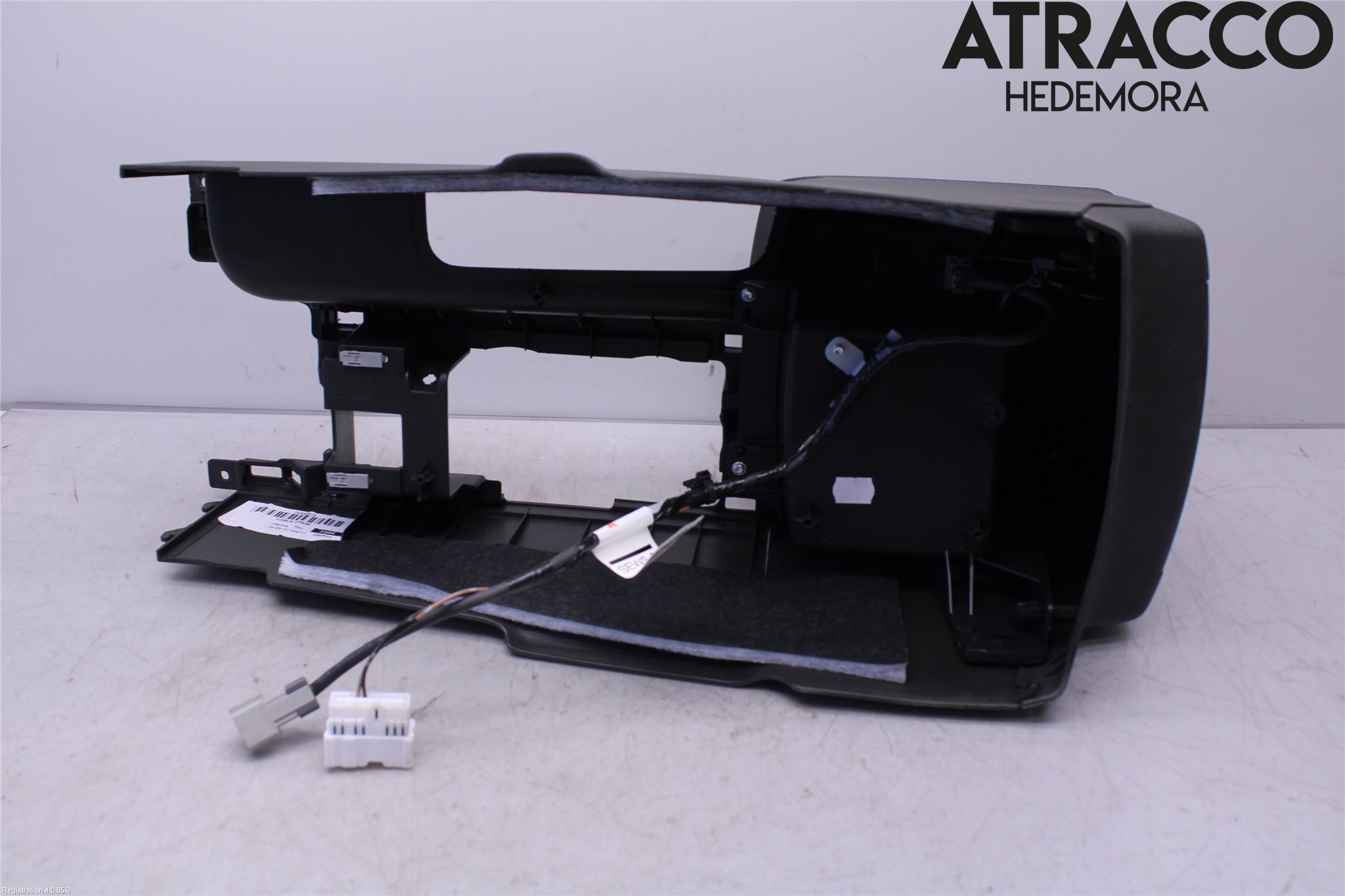 Nissan NAVARA 05-16 Innr Konsoll-Lomme