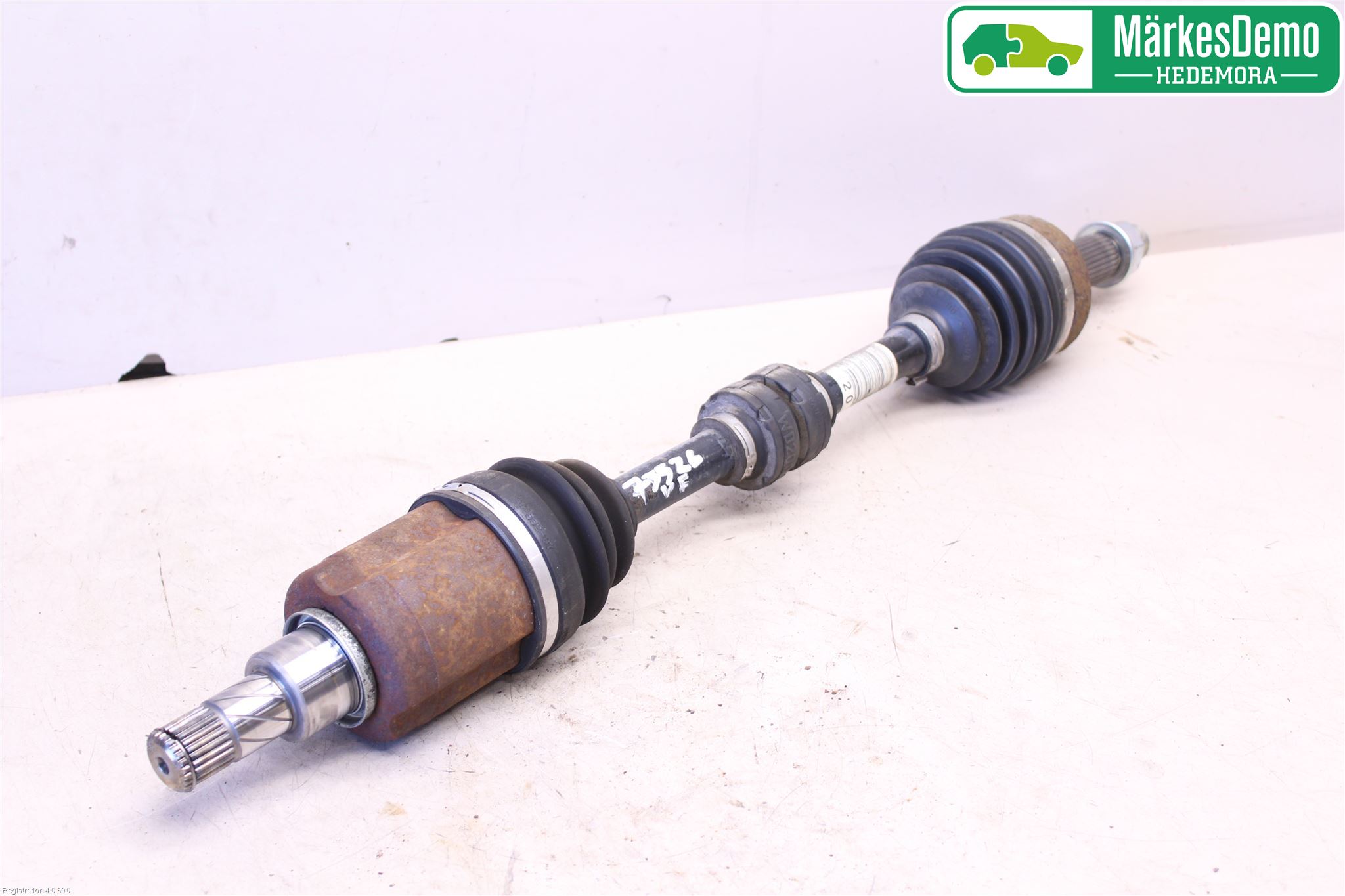Nissan QASHQAI 10-14 Drivaksel Foran Kompl Venstre