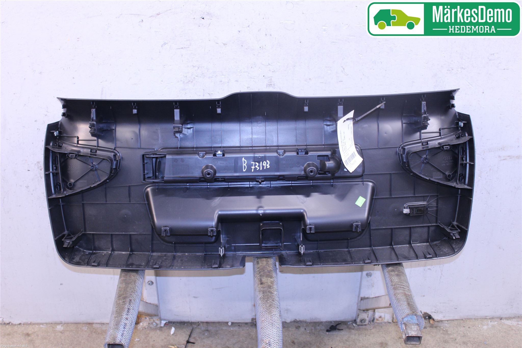 Audi A4/S4 B9 16-19 Innr Bakluketrekk