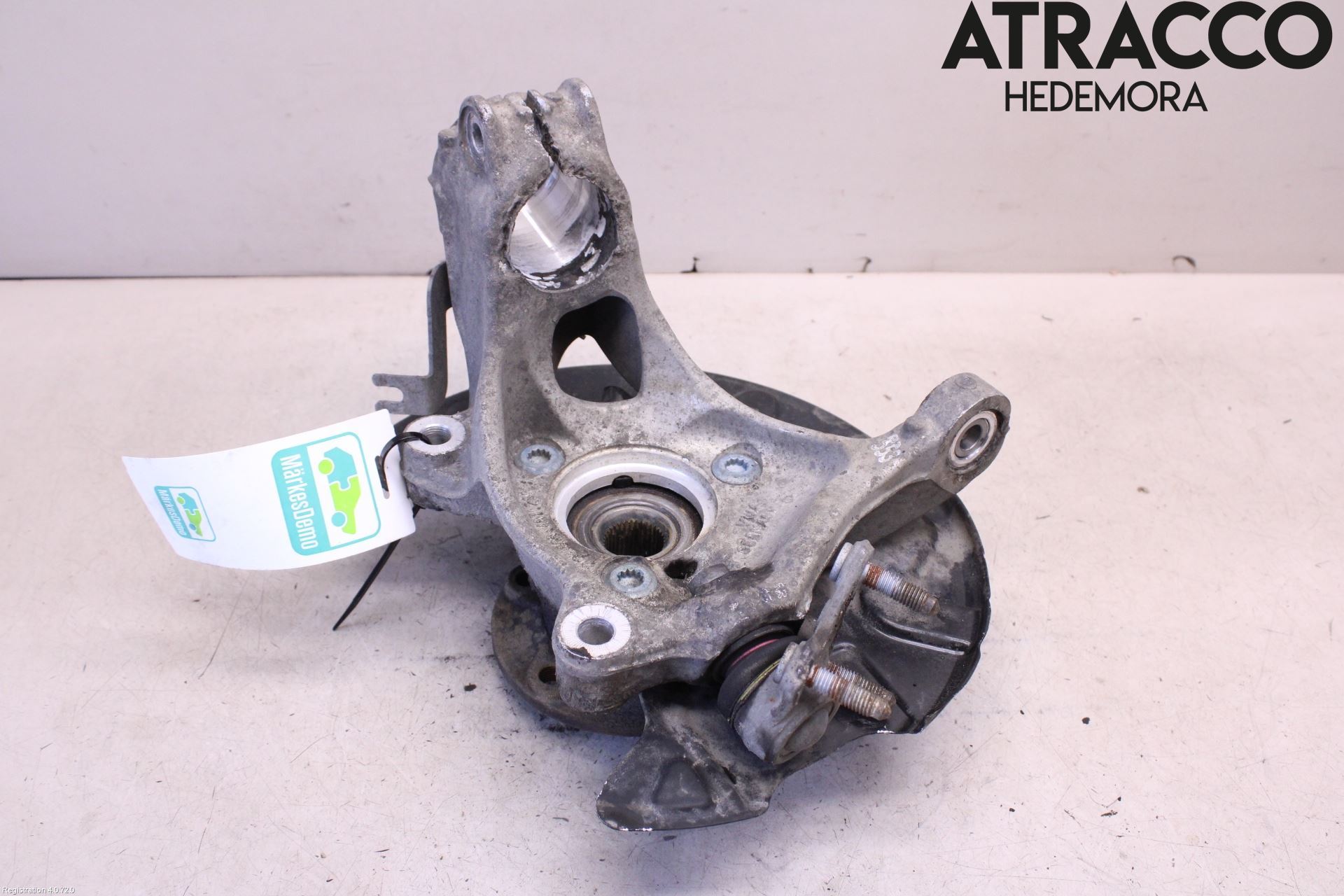 Volkswagen VW PASSAT 15-19 Spindel Vf