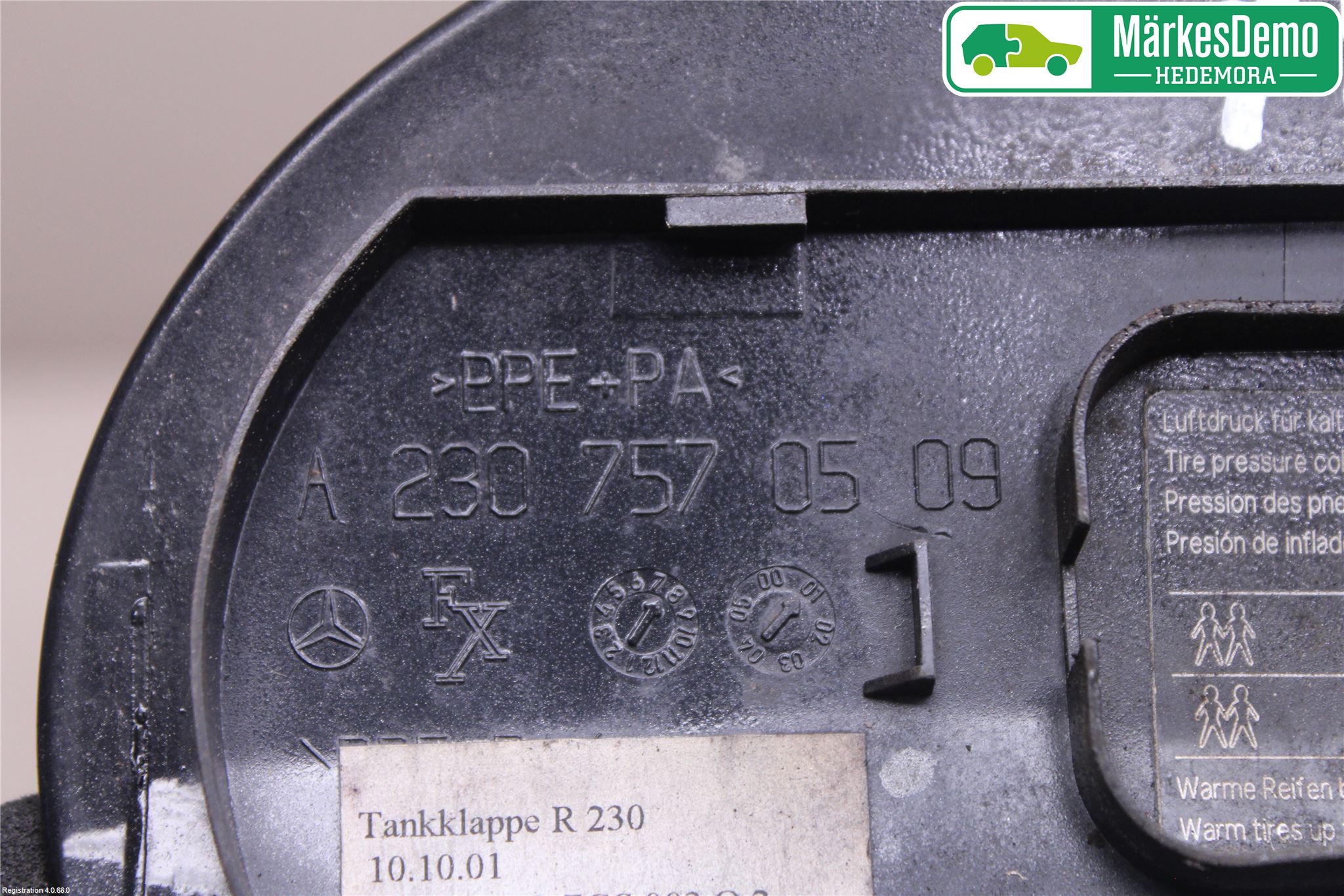 Mercedes-Benz MB SL-KLASS (R230) 00-11 Drivstoff Tankluke