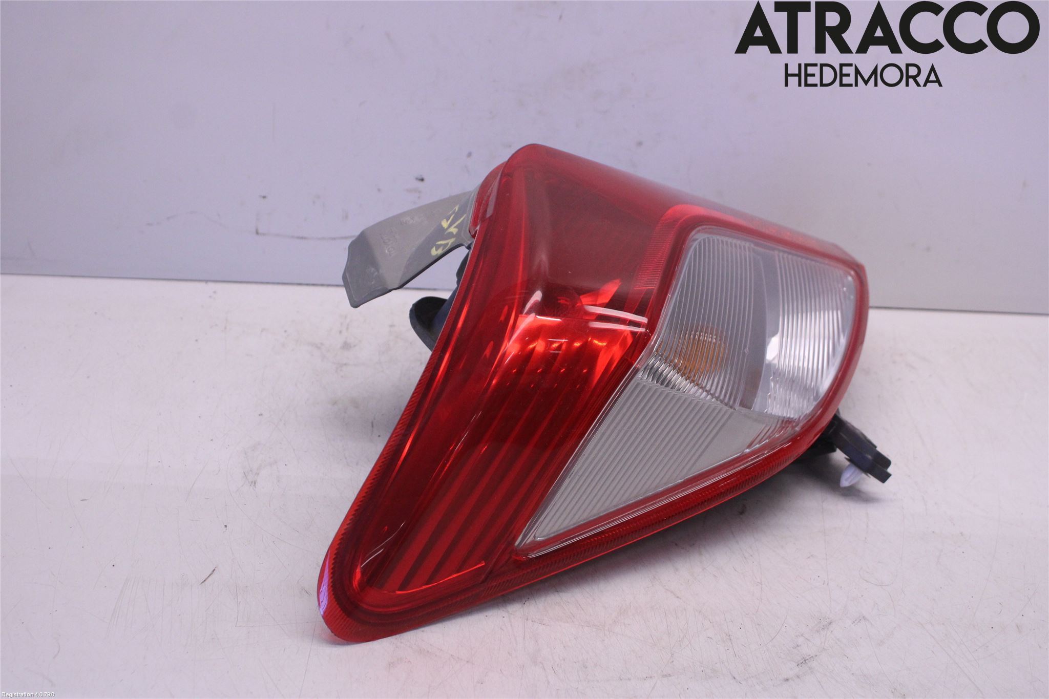Toyota YARIS XP130 12-14 Baklykt Venstre