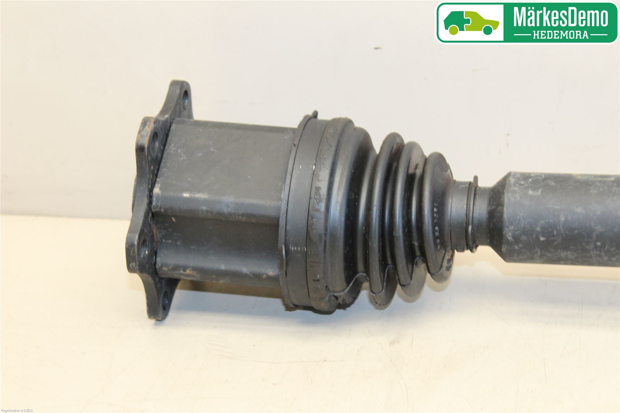 Volkswagen VW PASSAT 11-14 Drivaksel Foran Kompl Høyre