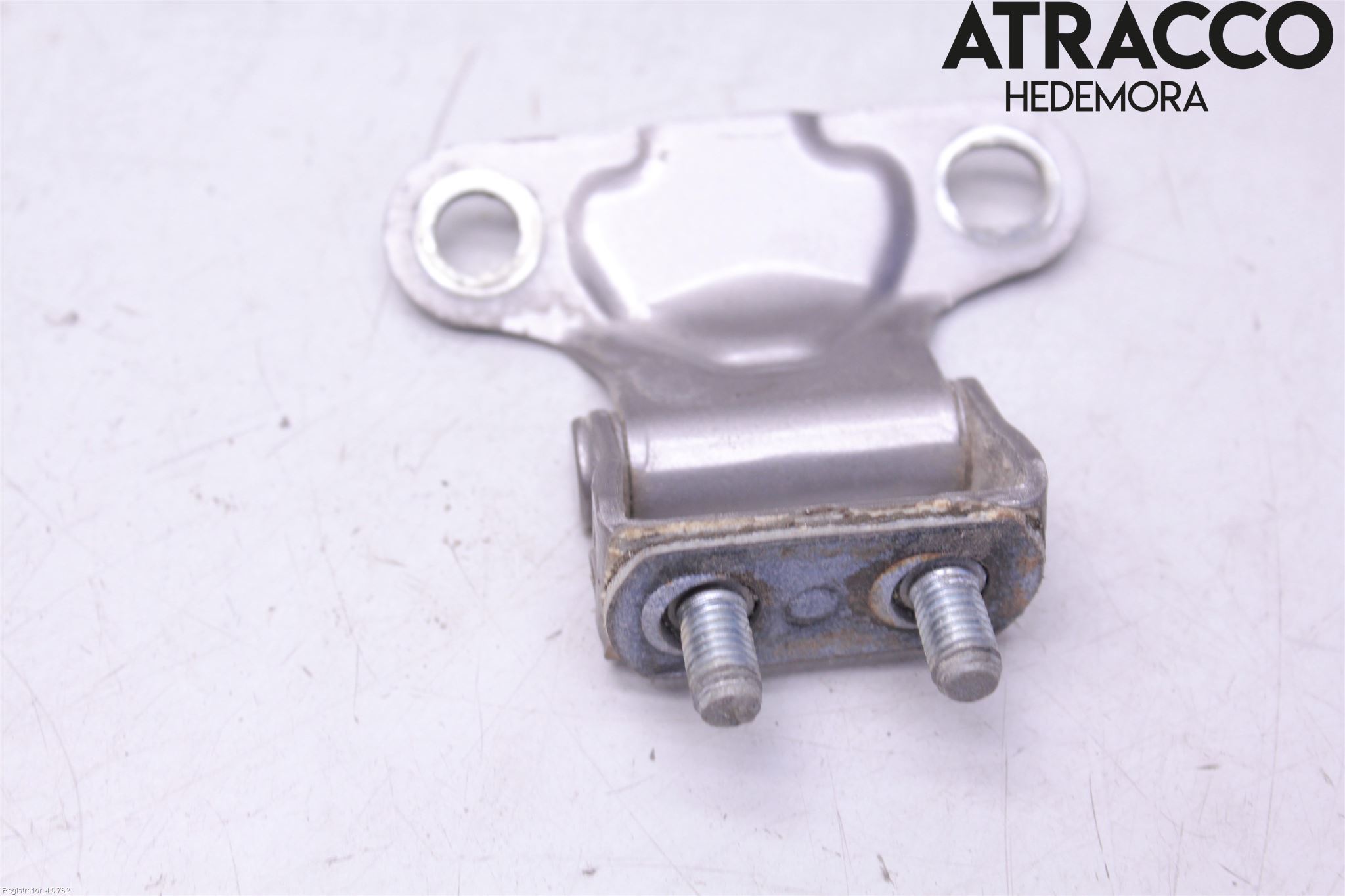 Toyota AVENSIS 16-18 Bakluke Hengsel Venstre