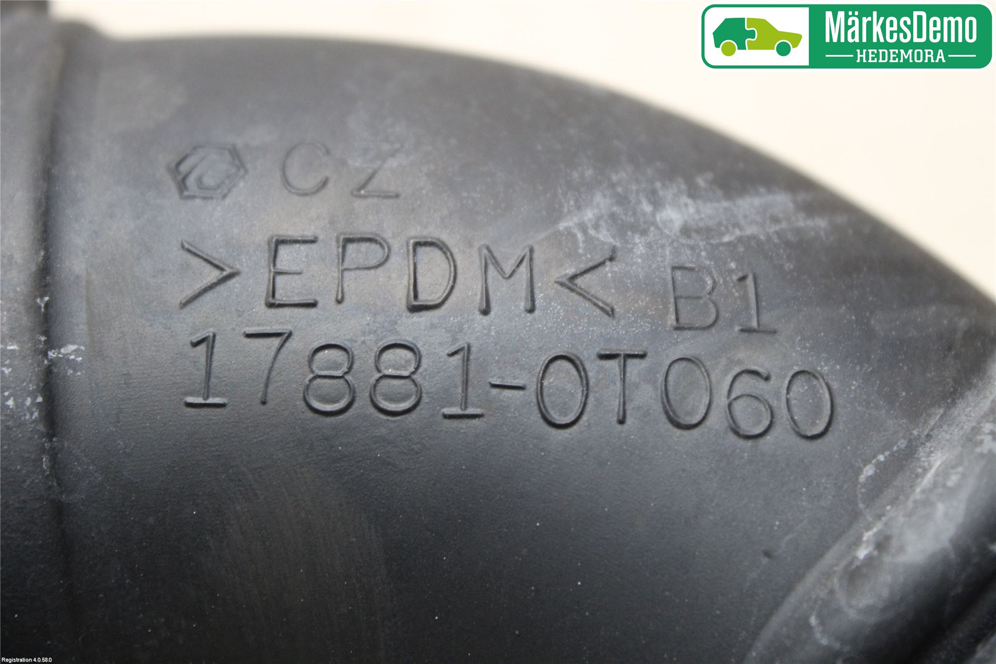 Toyota AVENSIS 09-15 Inns Gummibelg - Slange