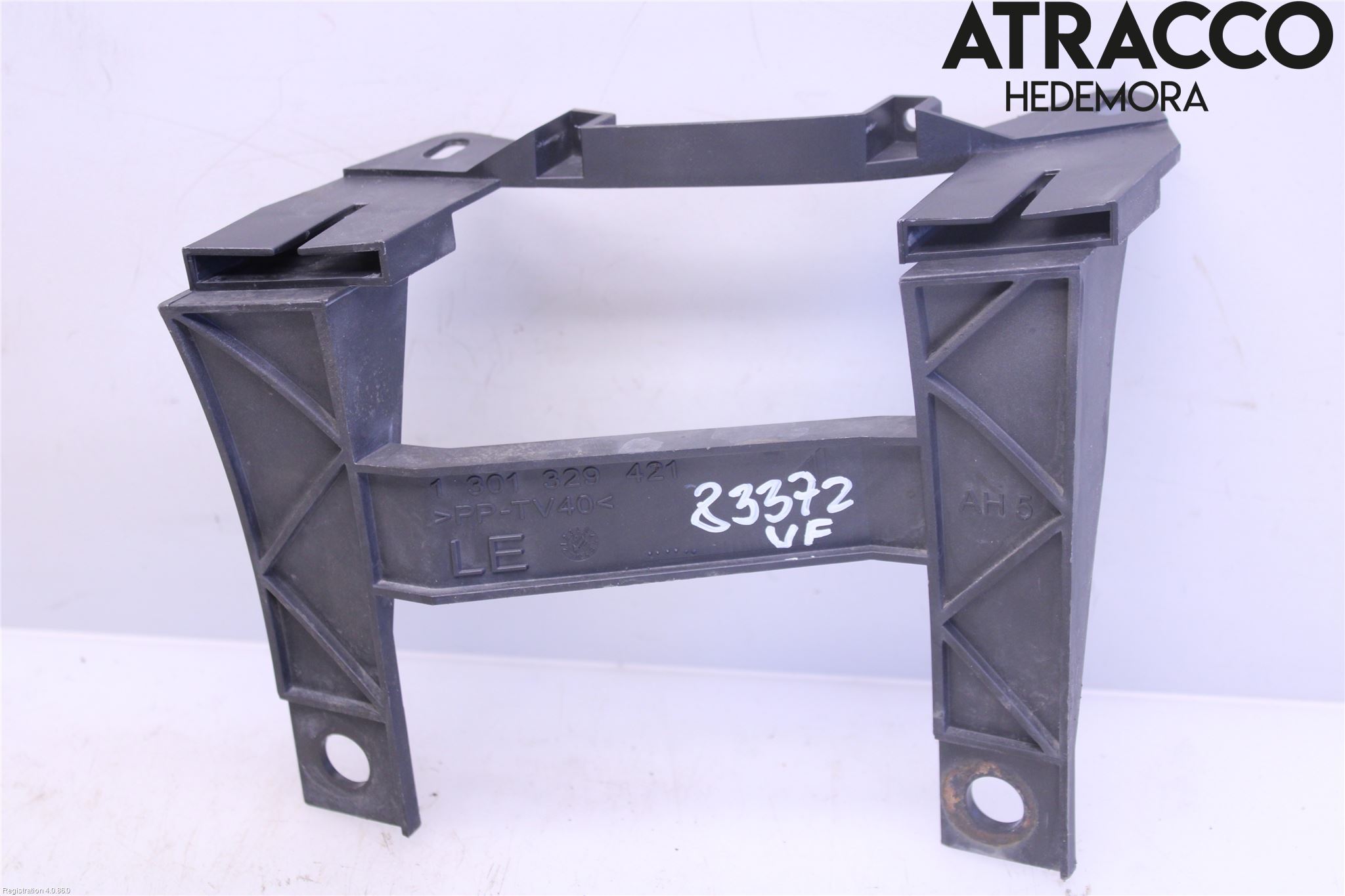 Volkswagen VW TRANSP/CARAVELLE (T5) 04-15 Frontlykt Ramme V Lyktering