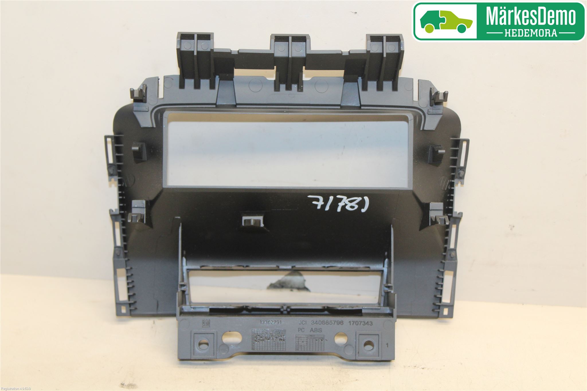 Opel ASTRA J 10-15 Instrument Ramme