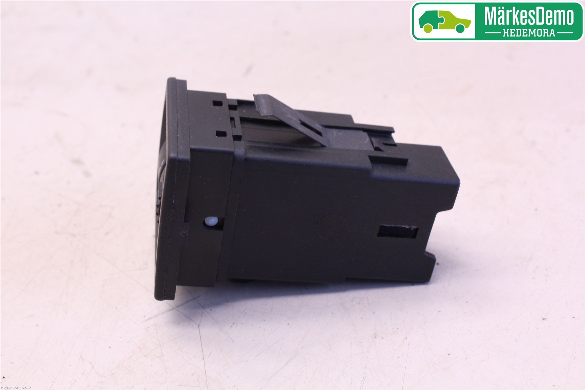 Volkswagen VW TRANSP/CARAVELLE (T5) 04-15 Bryter Varmesete