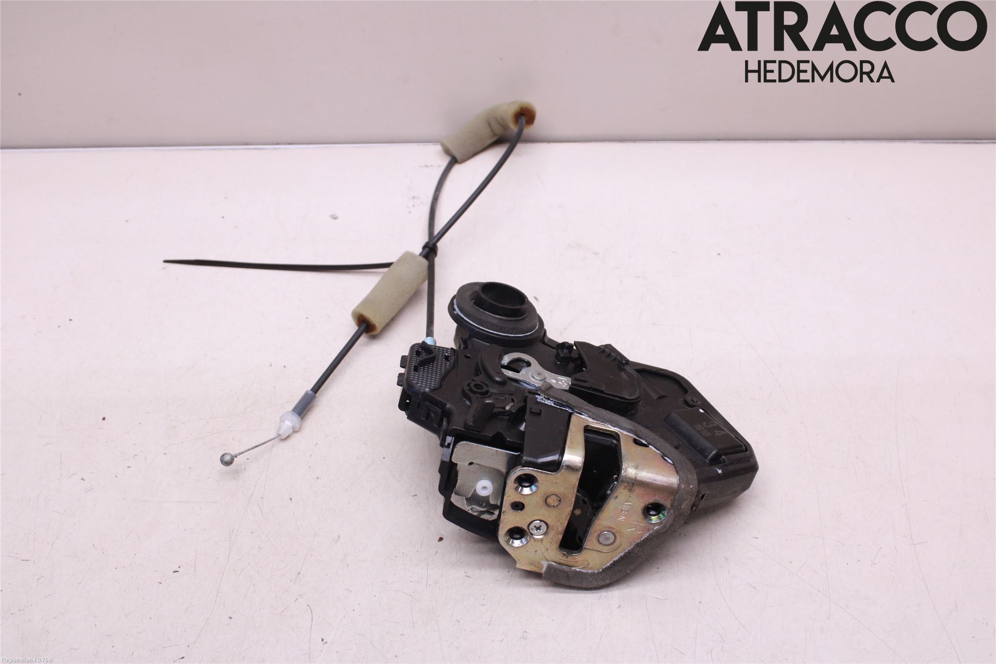 Toyota CAMRY    01-06 Dørlås - Låsekasse