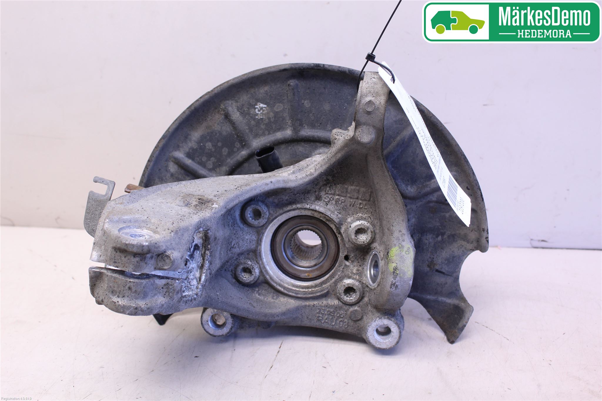 Volkswagen VW PASSAT 11-14 Spindel Hf