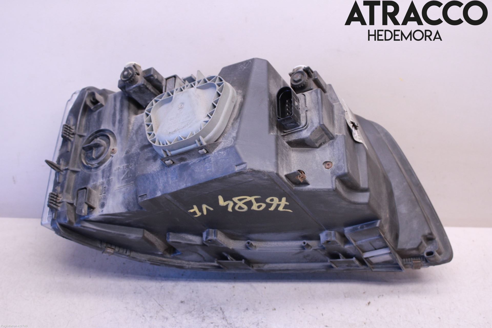 Volkswagen VW TRANSP/CARAVELLE (T5) 04-15 Frontlykt Venstre