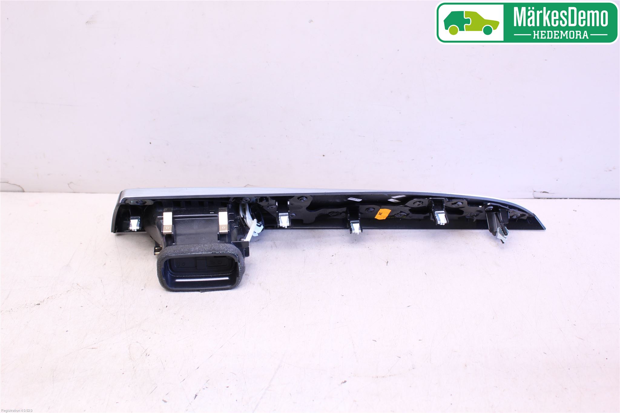 BMW 1 F20/F21 11-19 Dashbord Kanal - Dyse