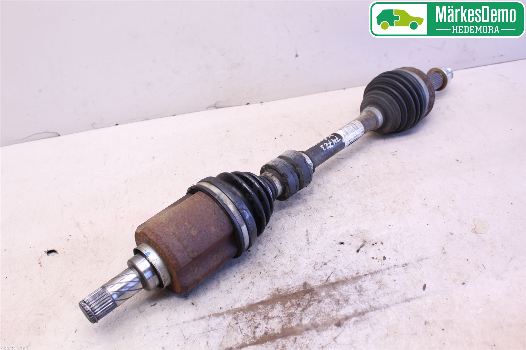 Nissan QASHQAI 10-14 Drivaksel Foran Kompl Venstre
