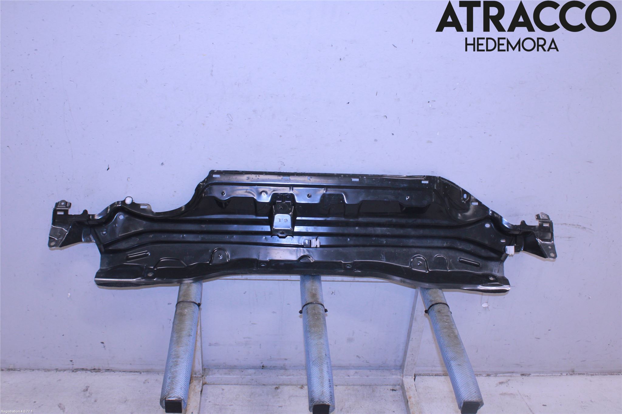 Toyota YARIS XP21 20- Visker Deksel-Grill-Under Frr