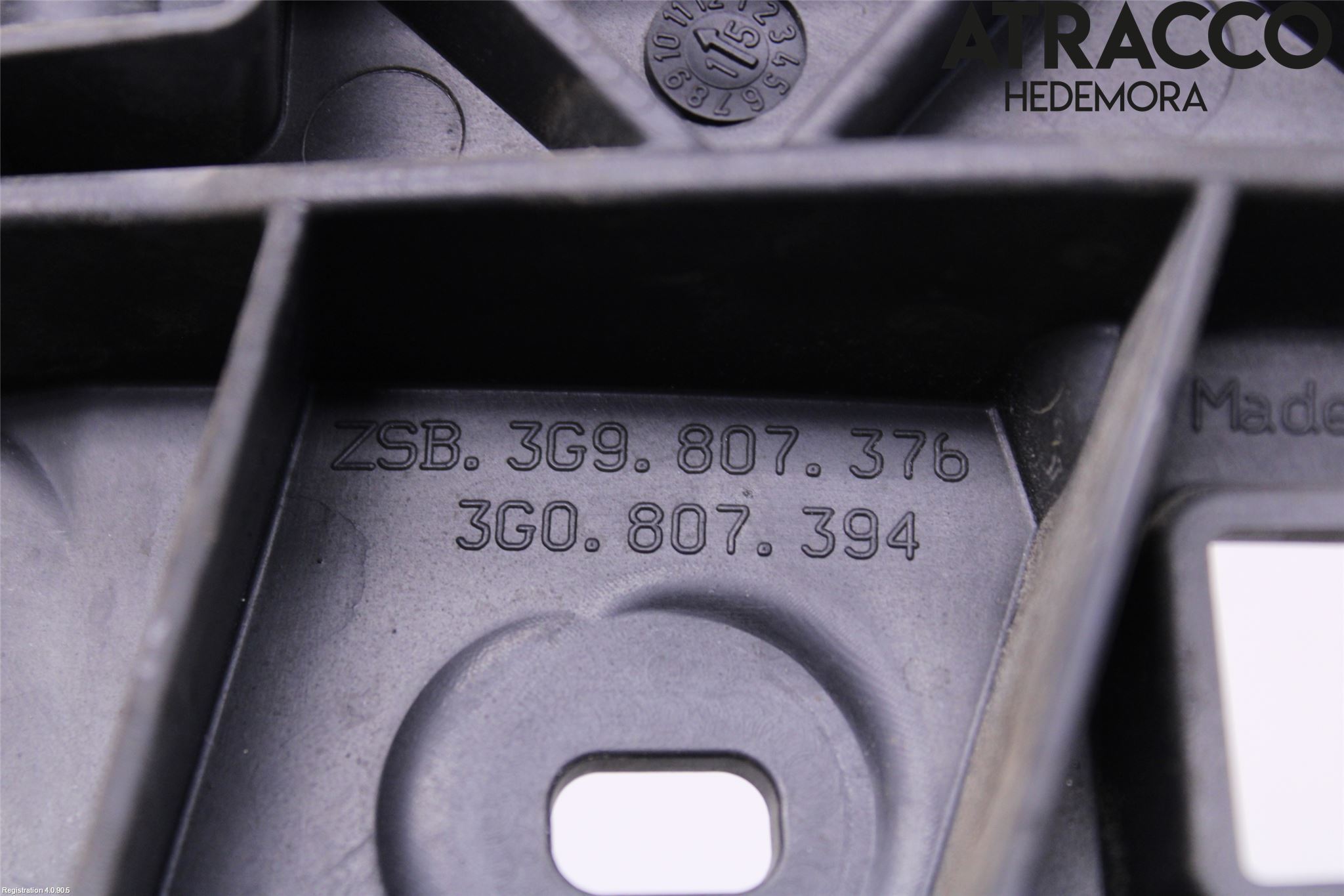 Volkswagen VW PASSAT 15-19 Støtfangerfeste Bak Høyre