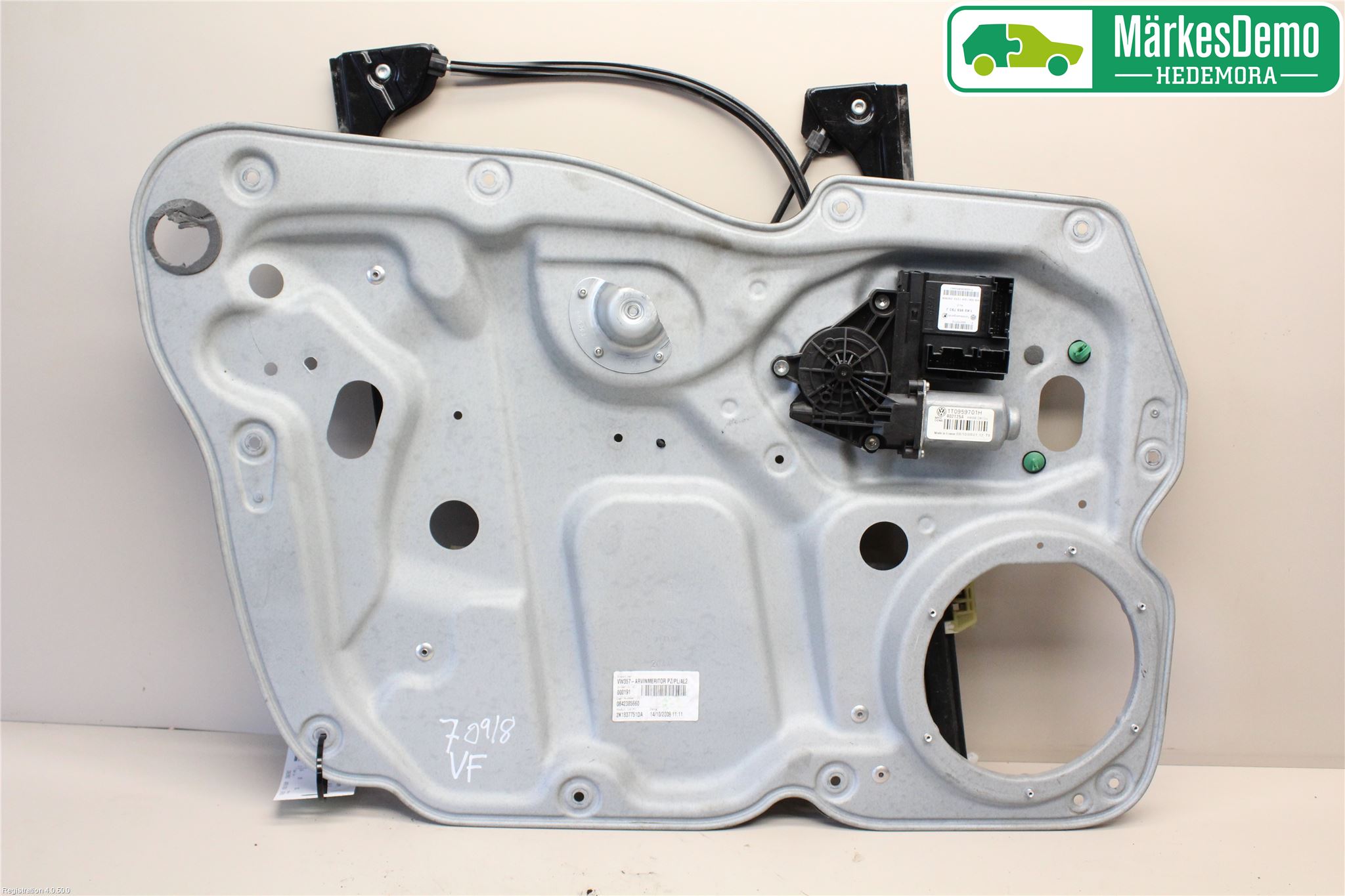 Volkswagen VW CADDY      04-10 Vindusheis El Komp