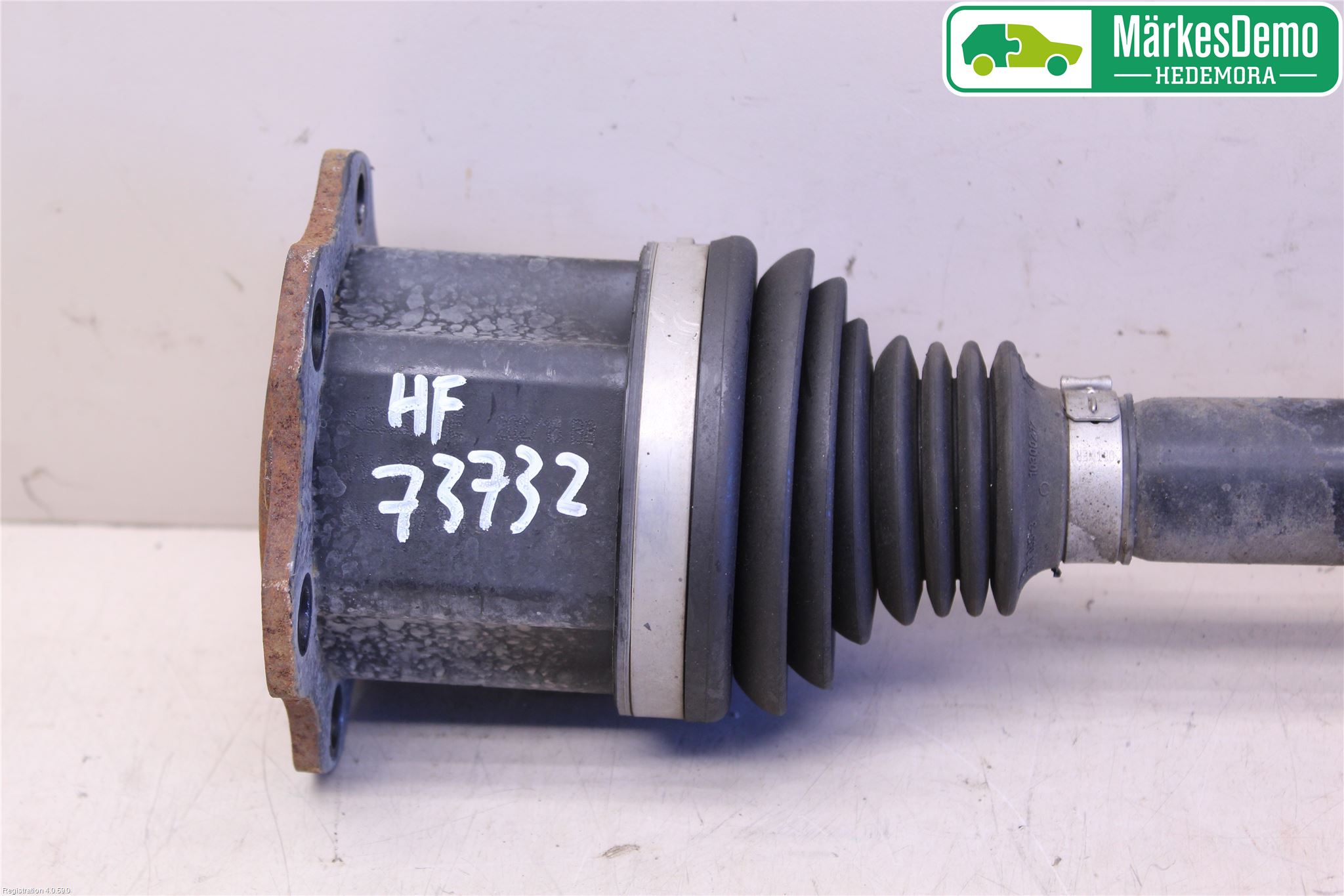 Audi A4/S4 B9 16-19 Drivaksel Foran Kompl Høyre