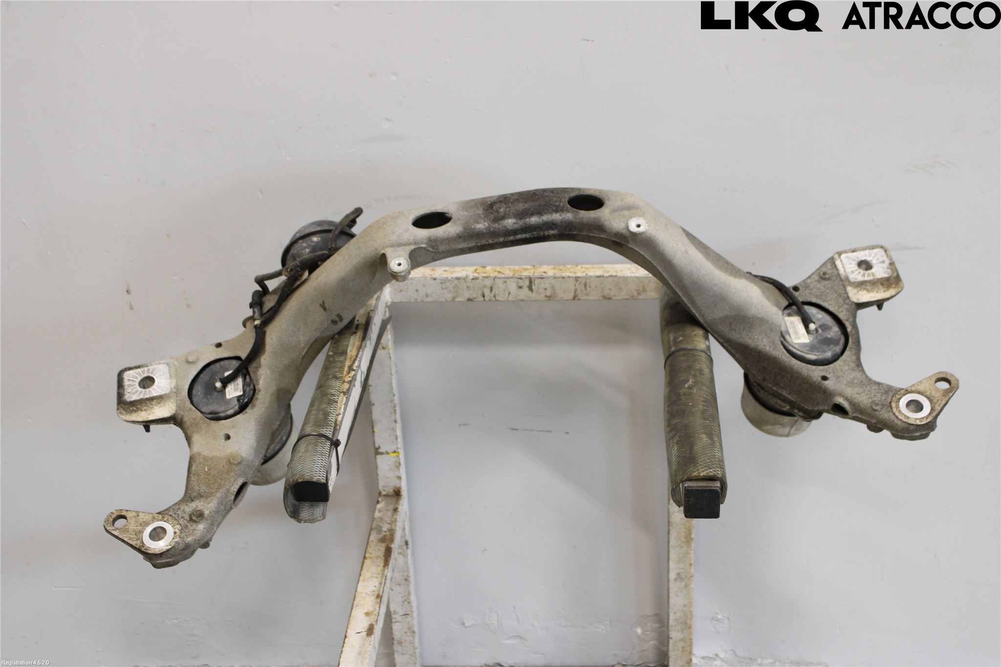 Volkswagen VW TOUAREG 7P 11-18 Motorbjelke (Langs Gående )