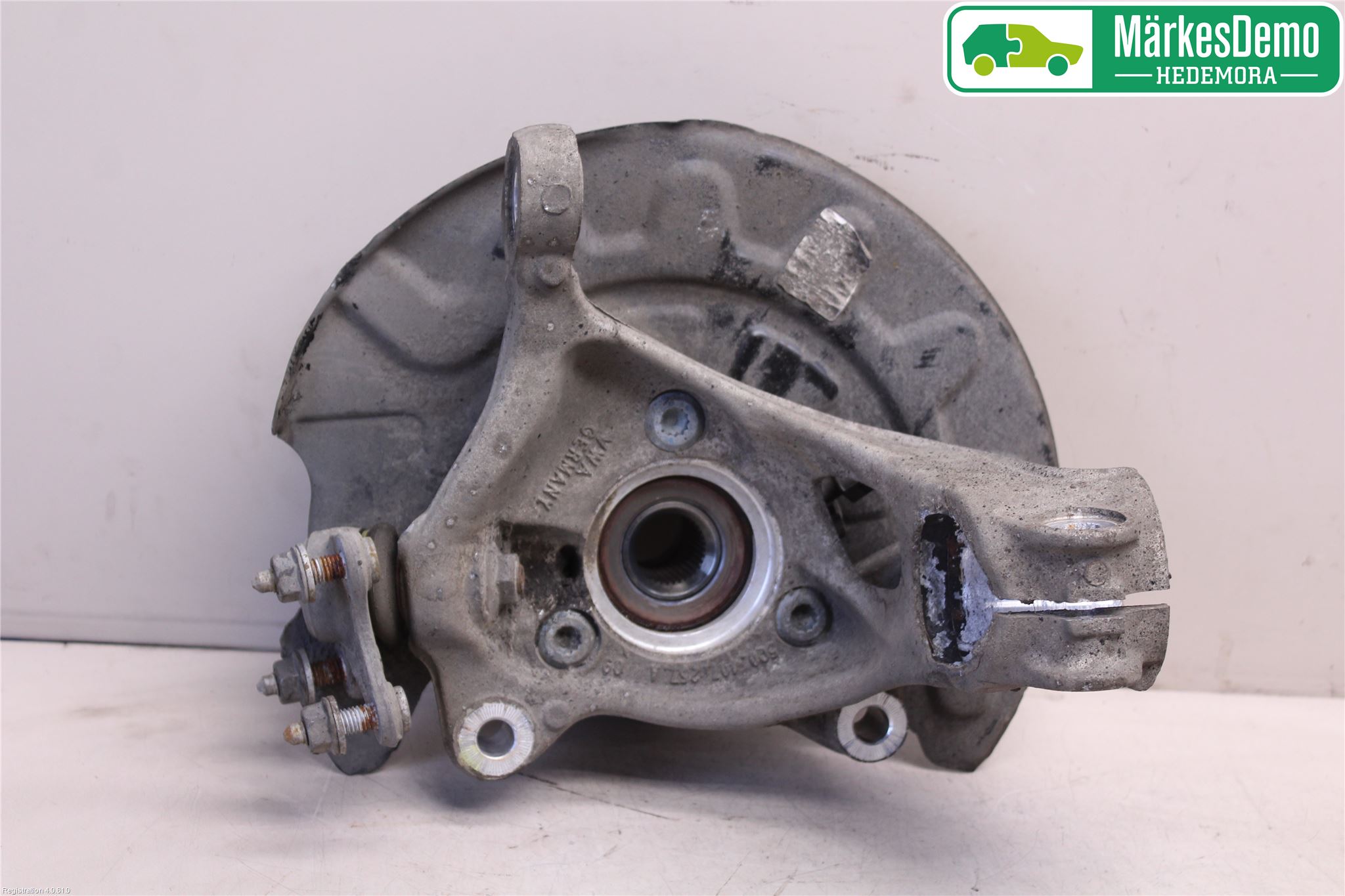 Volkswagen VW PASSAT 15-19 Spindel Vf
