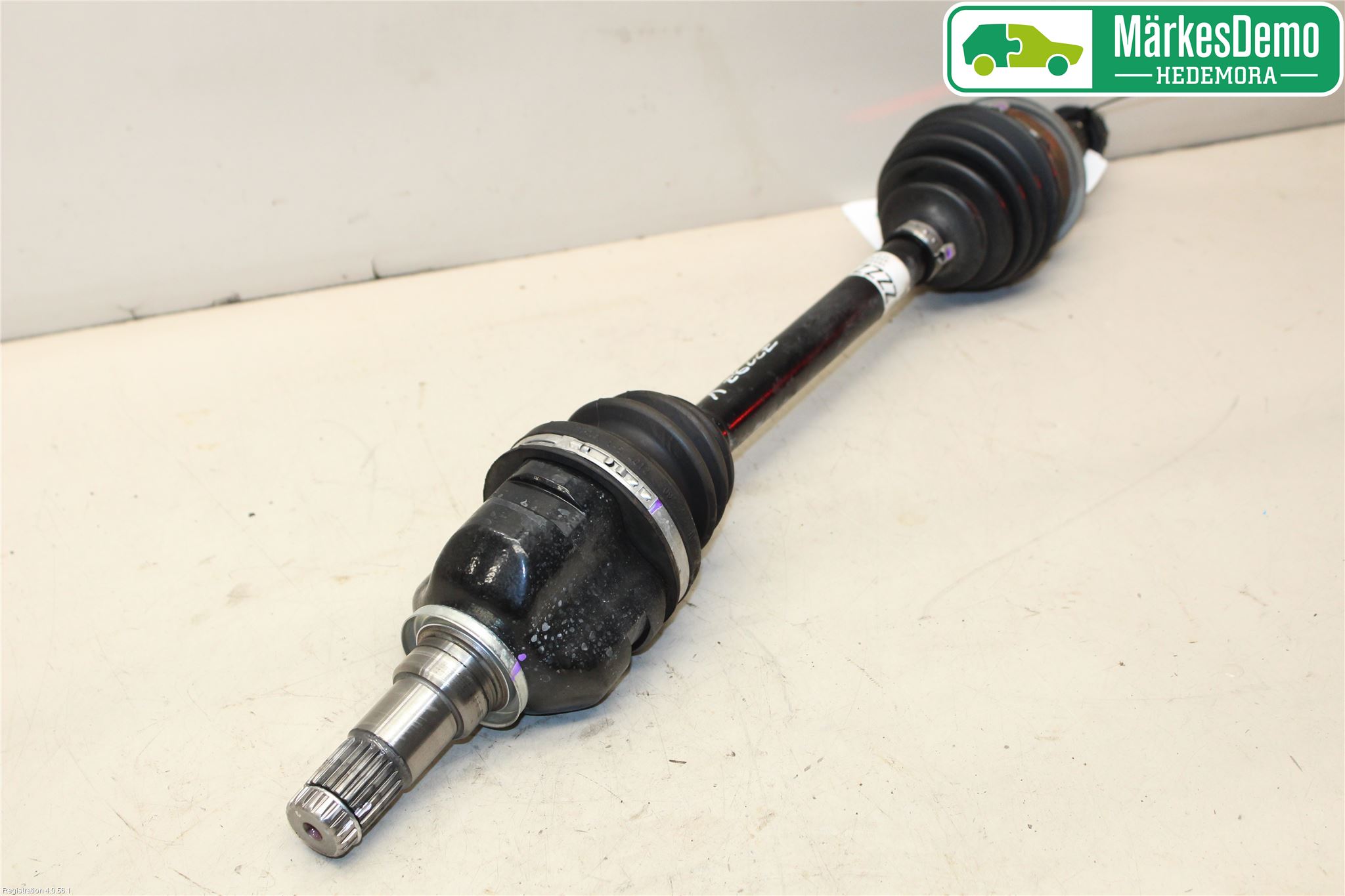 Toyota YARIS XP130 15-20 Drivaksel Foran Kompl Venstre