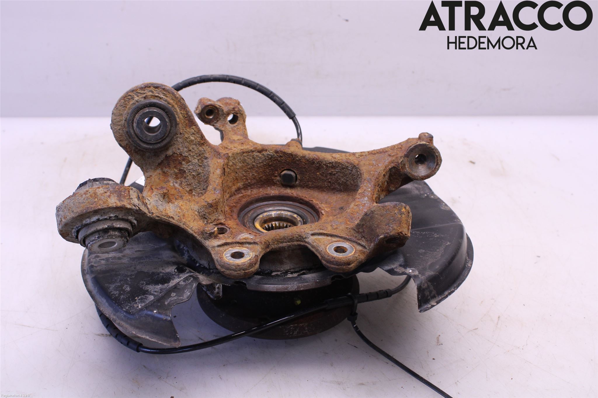 BMW 3 E90/91 SED/TOU 05-12 Spindel Vb