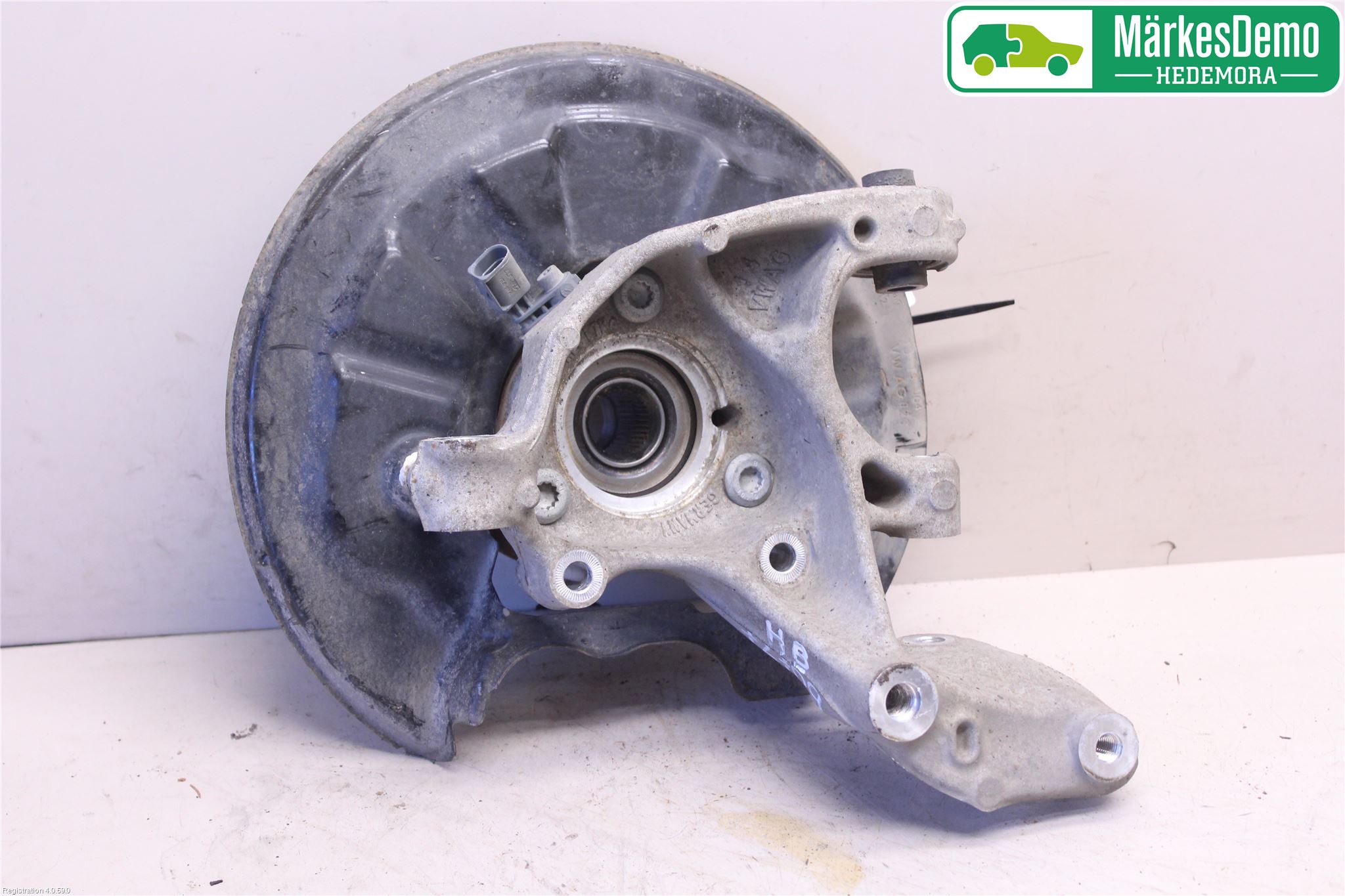 Volkswagen VW PASSAT 15-19 Spindel Hb