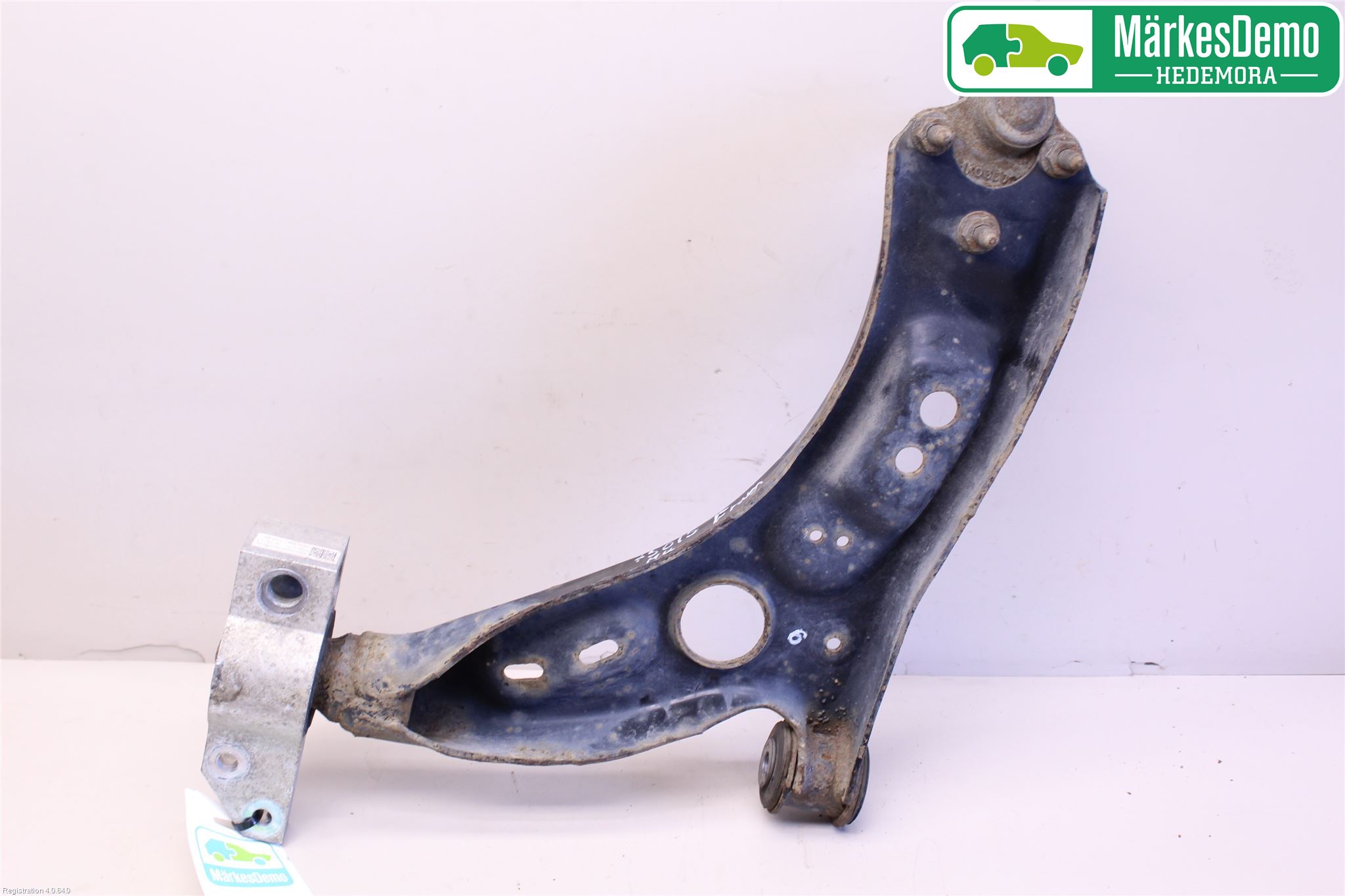 Volkswagen VW GOLF VI 09-13 Bærearm Foran Høyre Nedre