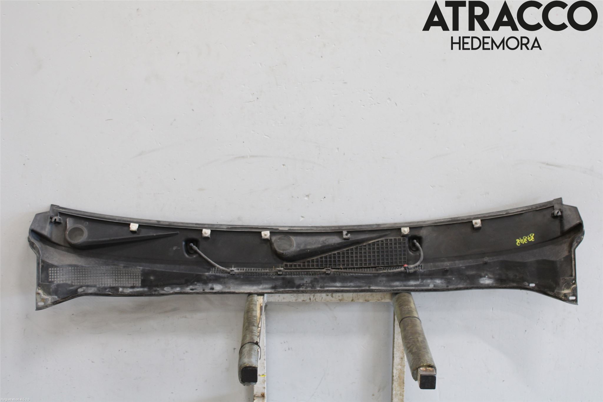 Nissan NAVARA 05-16 Visker Deksel-Grill-Under Frr