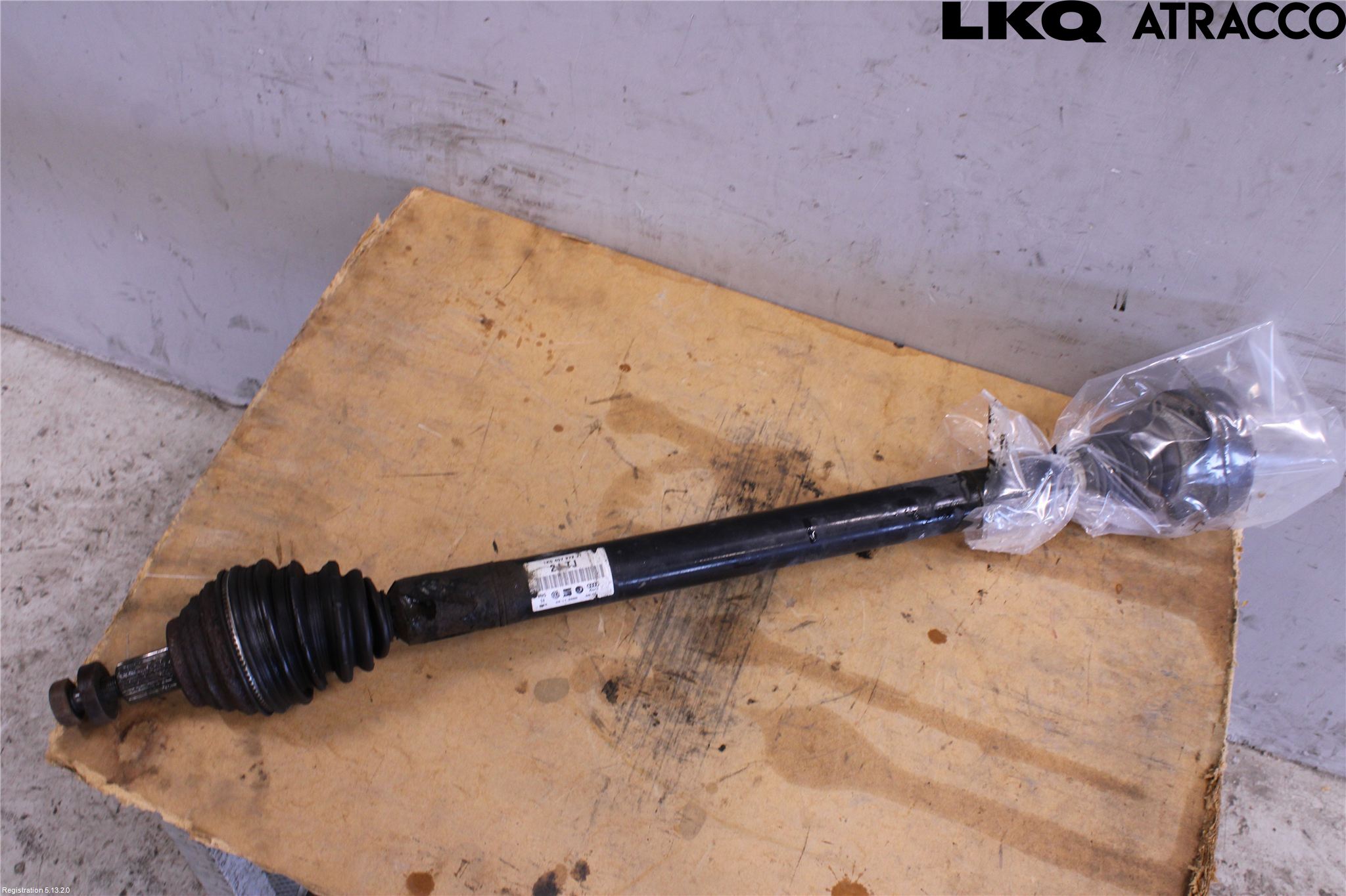 Volkswagen VW GOLF V 04-09 Drivaksel Foran Kompl Høyre