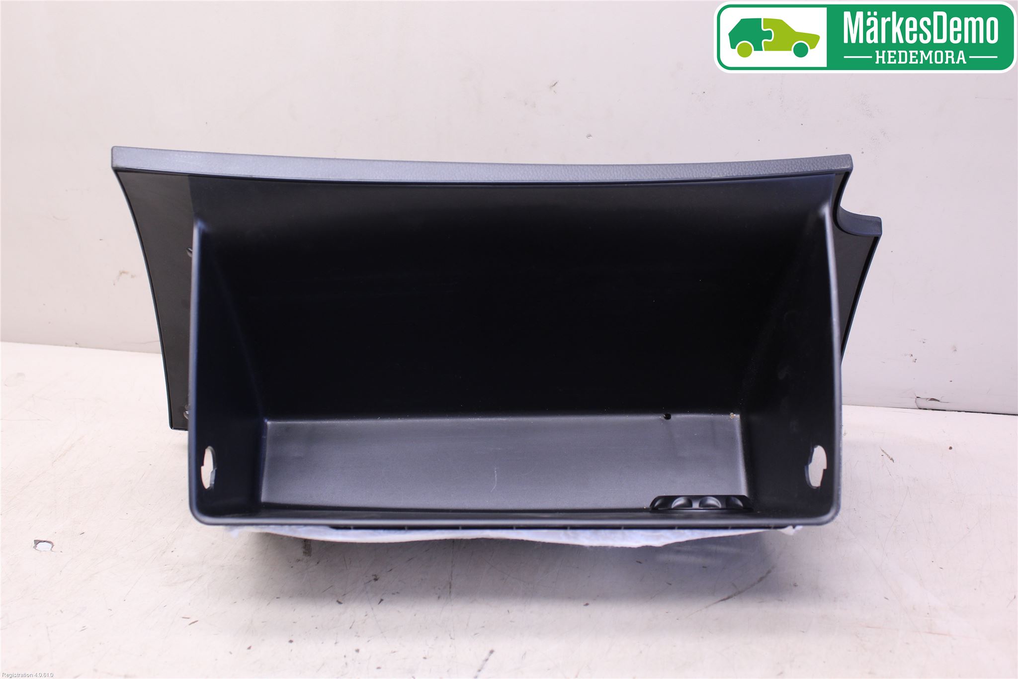 Hyundai i30 GD 13-17 Innr Hanskerom Lokk