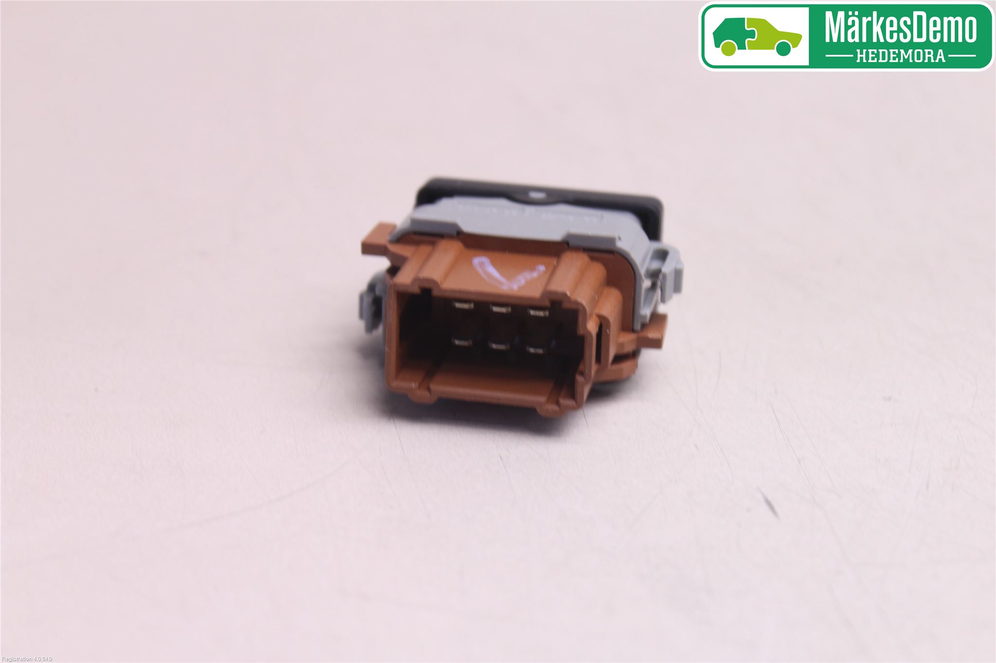 Nissan QASHQAI+2  10-14 Bryter Varmesete