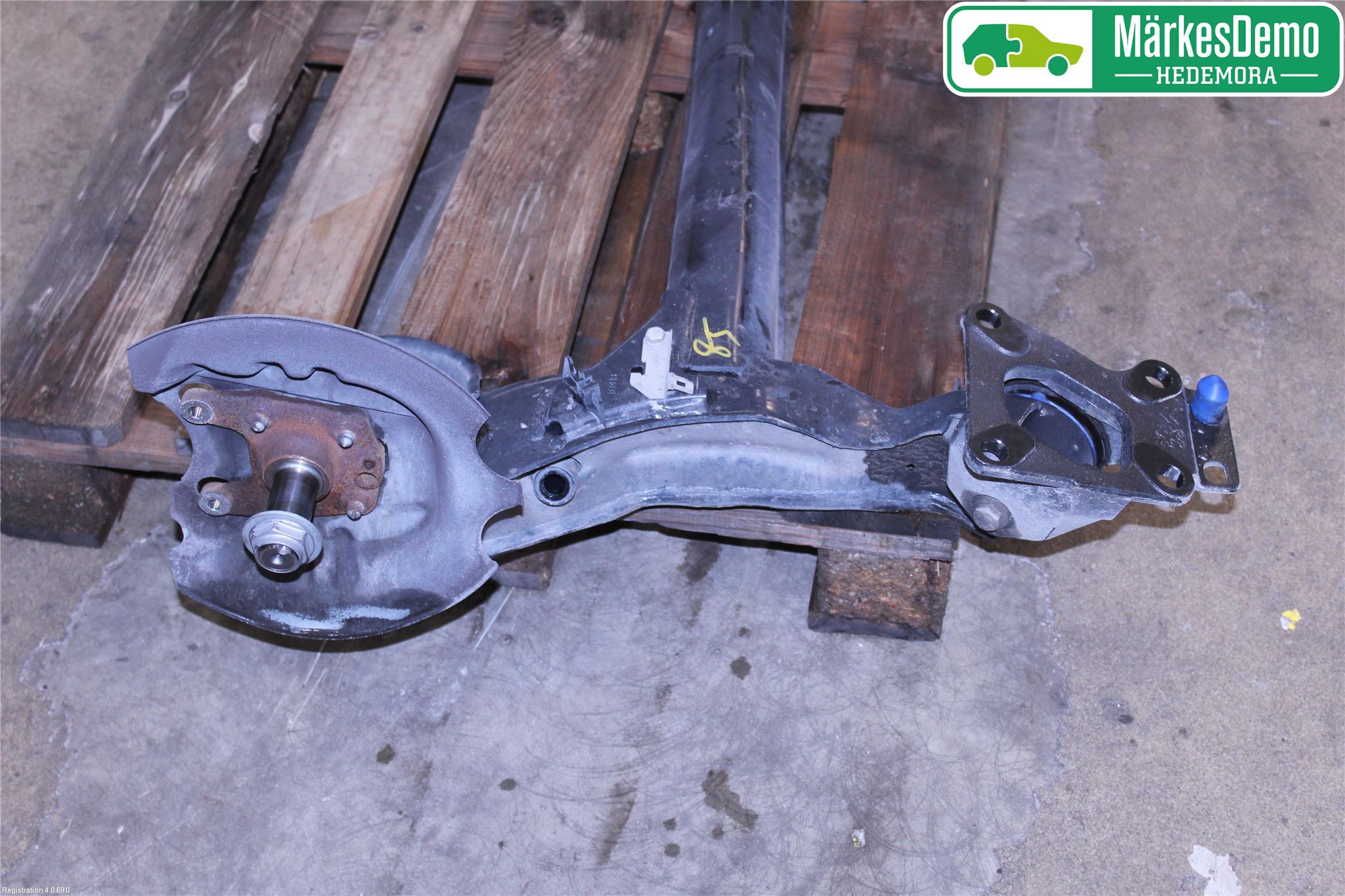 Peugeot PARTNER 16-18 Bakaksel Feste Travers-Ramme