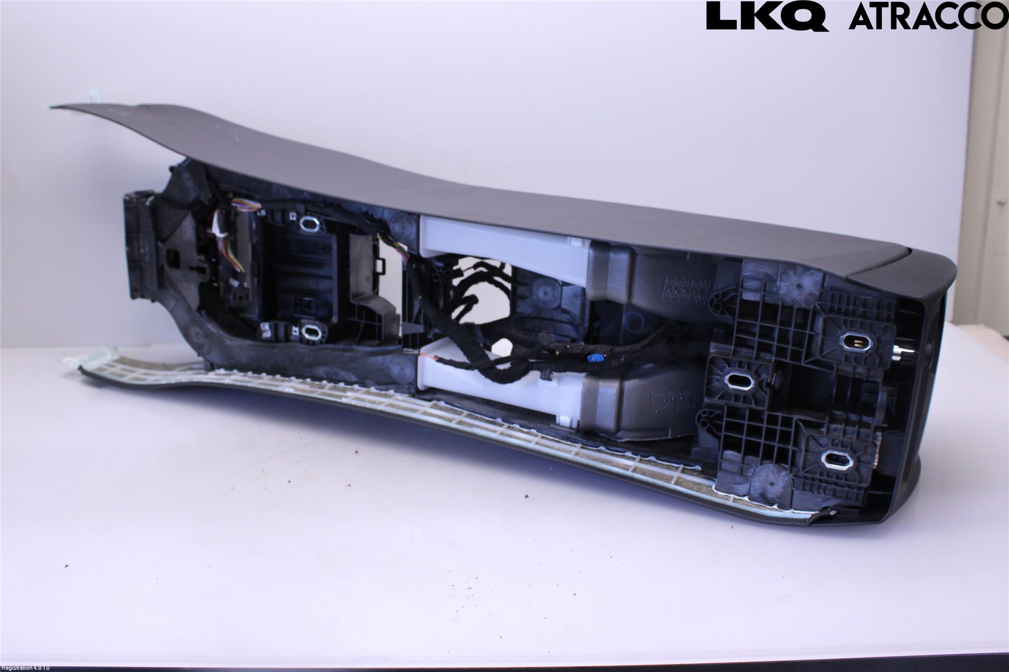 BMW 5 G30/G31/F90 17-23 Instrumentkonsoll Midt