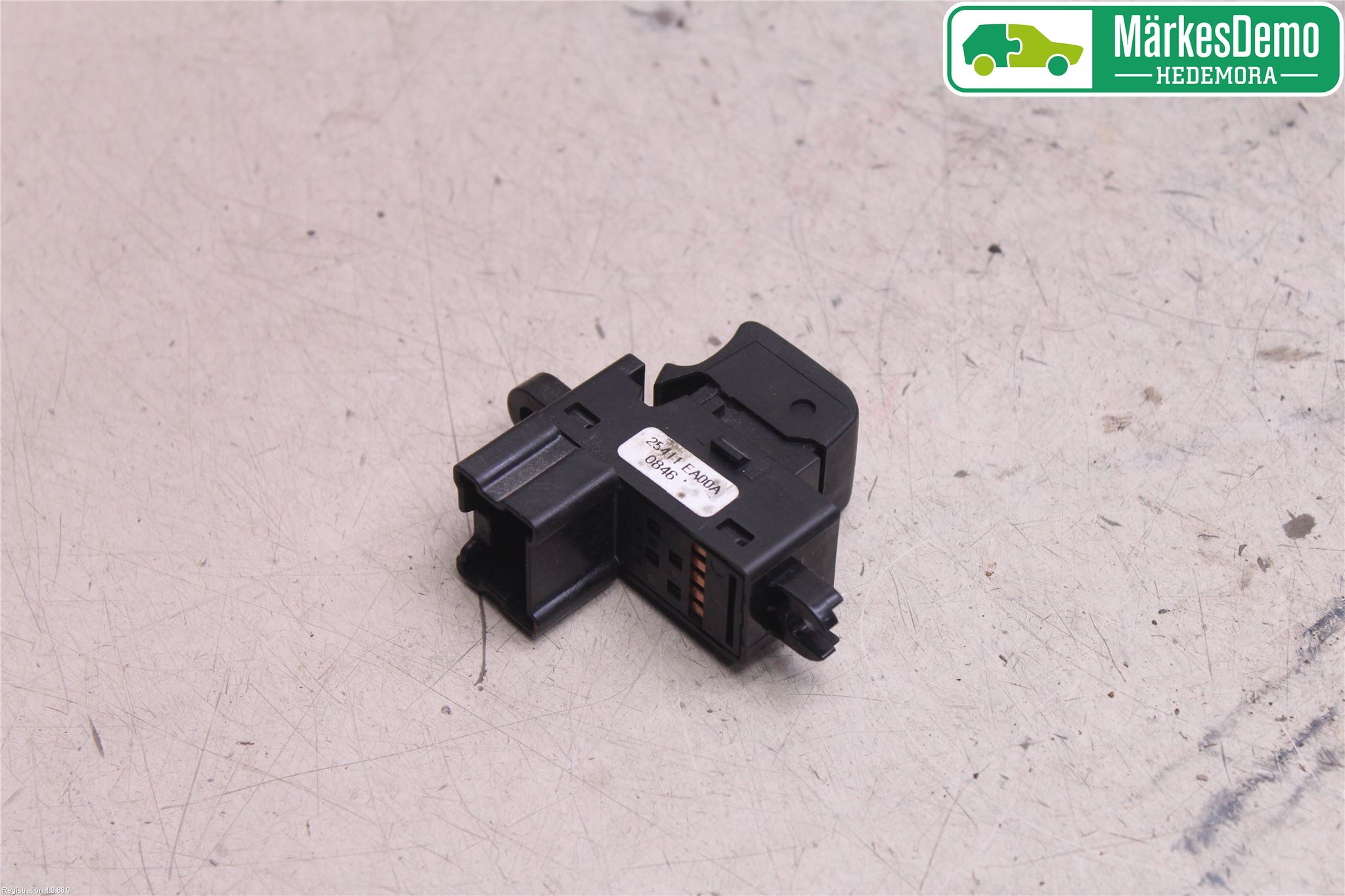 Nissan PATHFINDER R51 05-12 Bryter Vindusheis