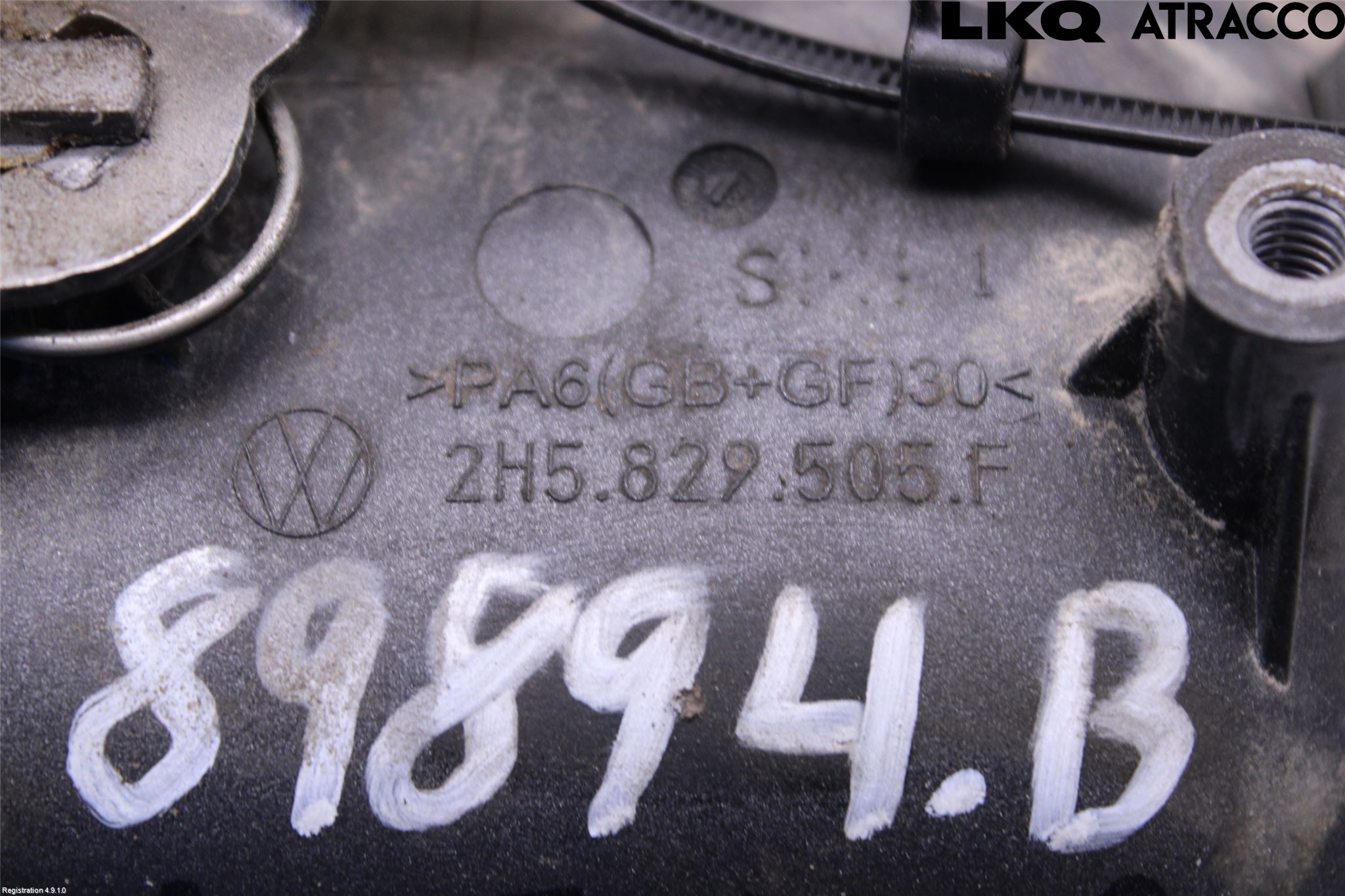 Volkswagen VW AMAROK 2H 10-22 Bakluke Handtak Ytre