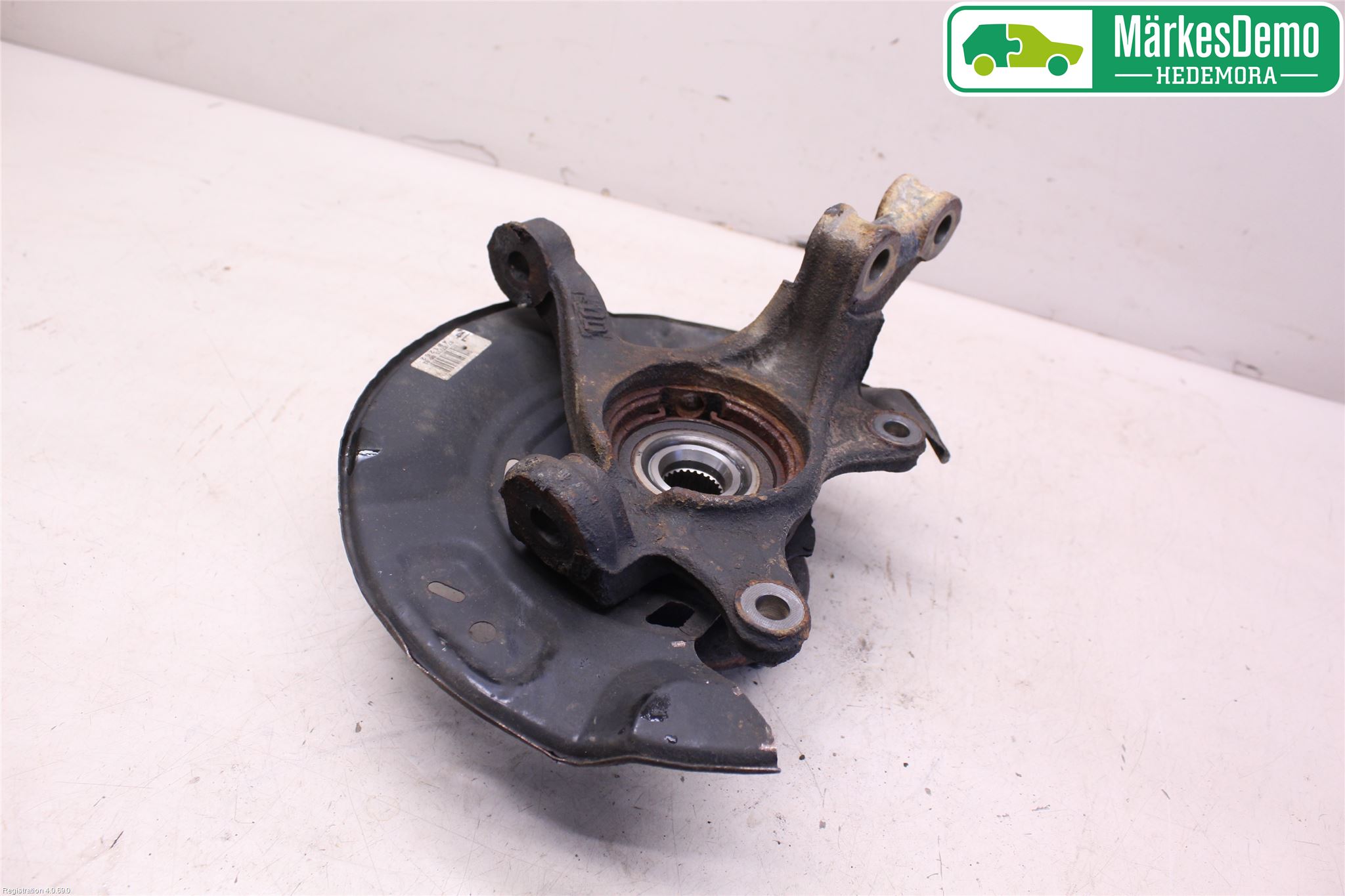 Toyota YARIS XP130 15-20 Spindel Vf