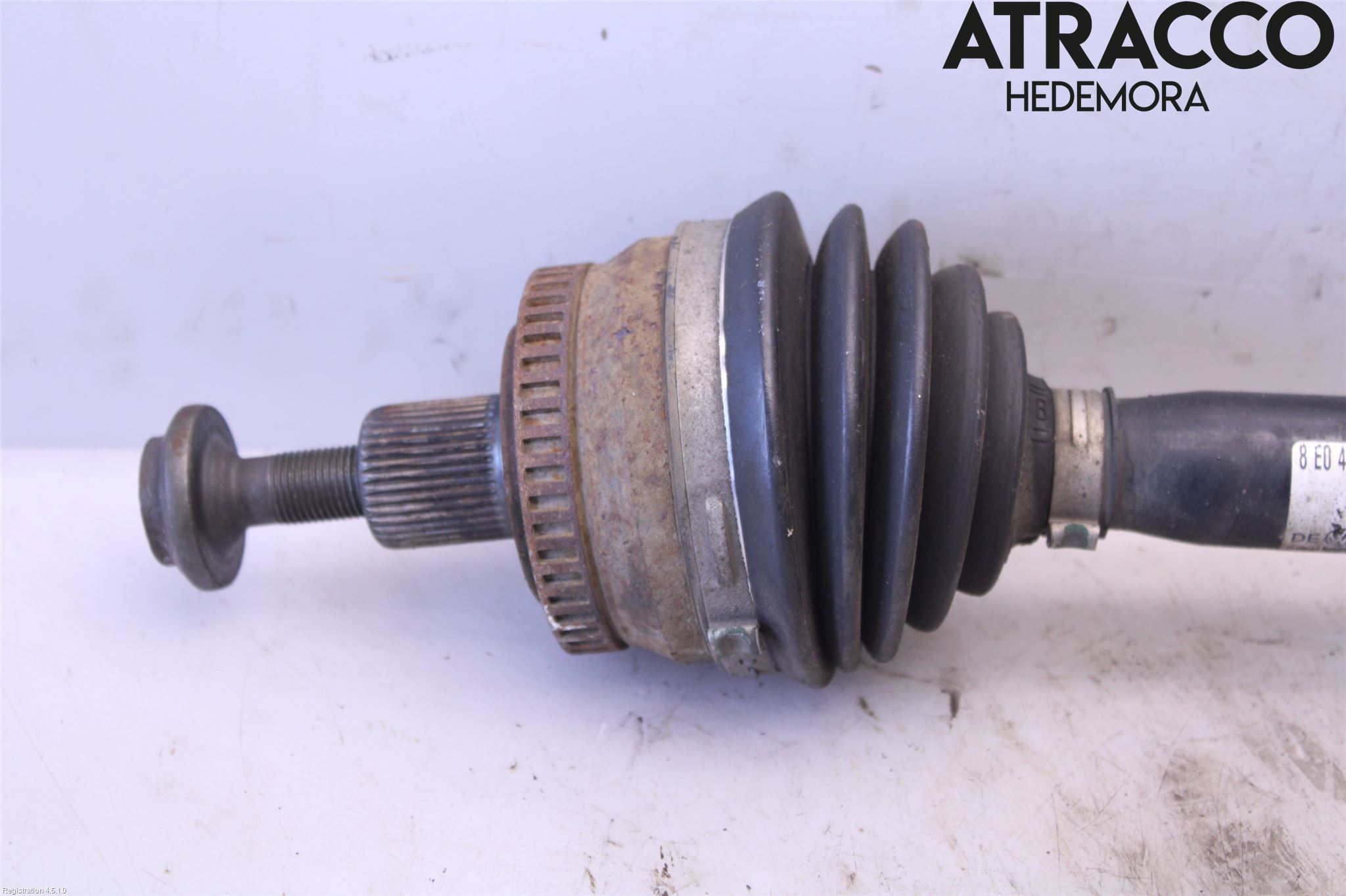Audi A4/S4 01-05 Drivaksel Foran Kompl Høyre