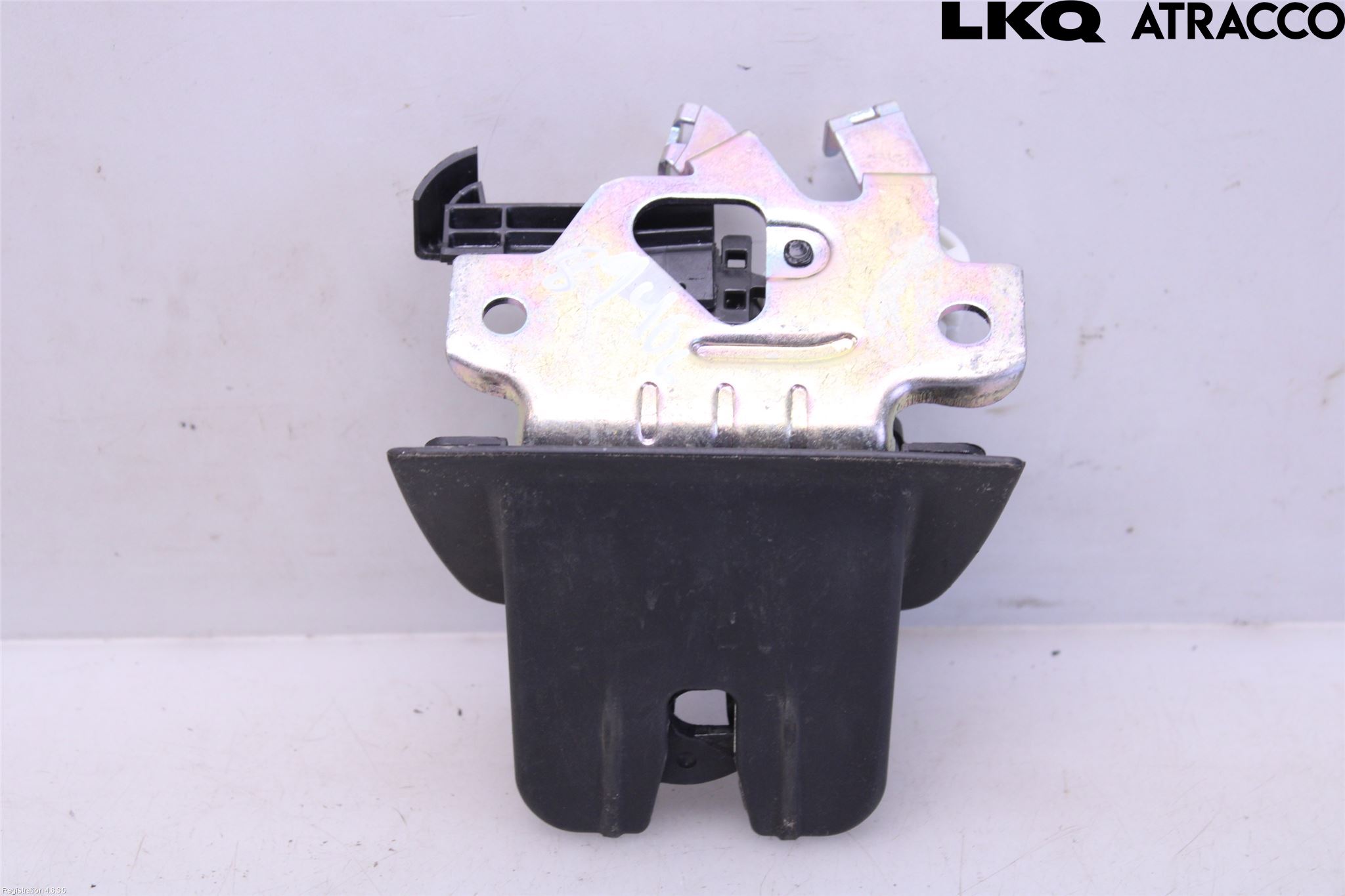 Audi A4/S4 B9 16-19 Bakluke-Lokk Låsekasse