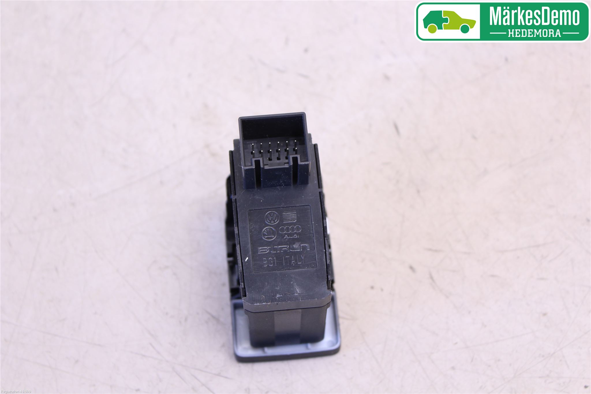Volkswagen VW PASSAT 15-19 Bryter Parkeringsbrems