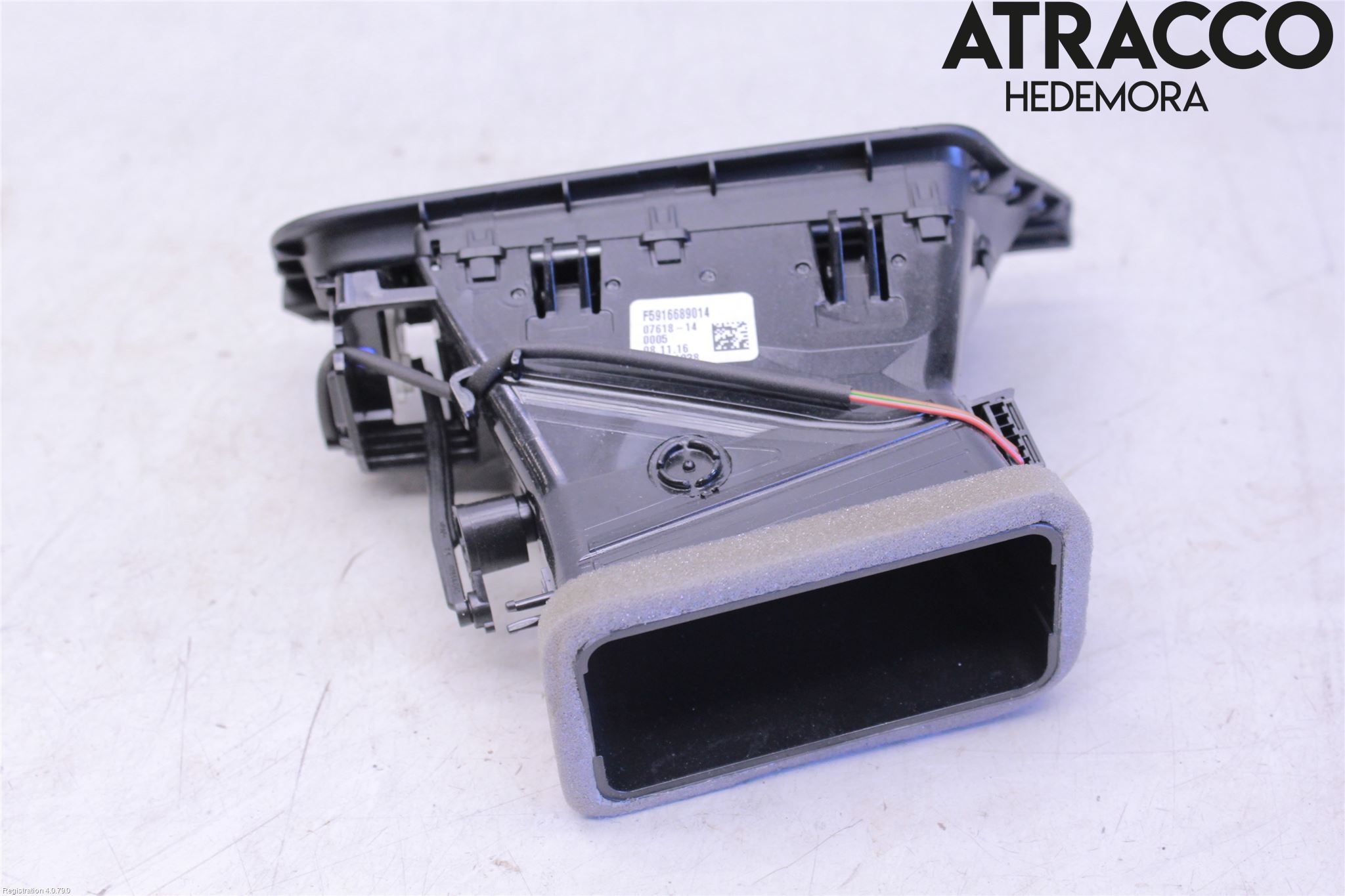 BMW 5 F10/F11/F18 09-17 Dashbord Kanal - Dyse