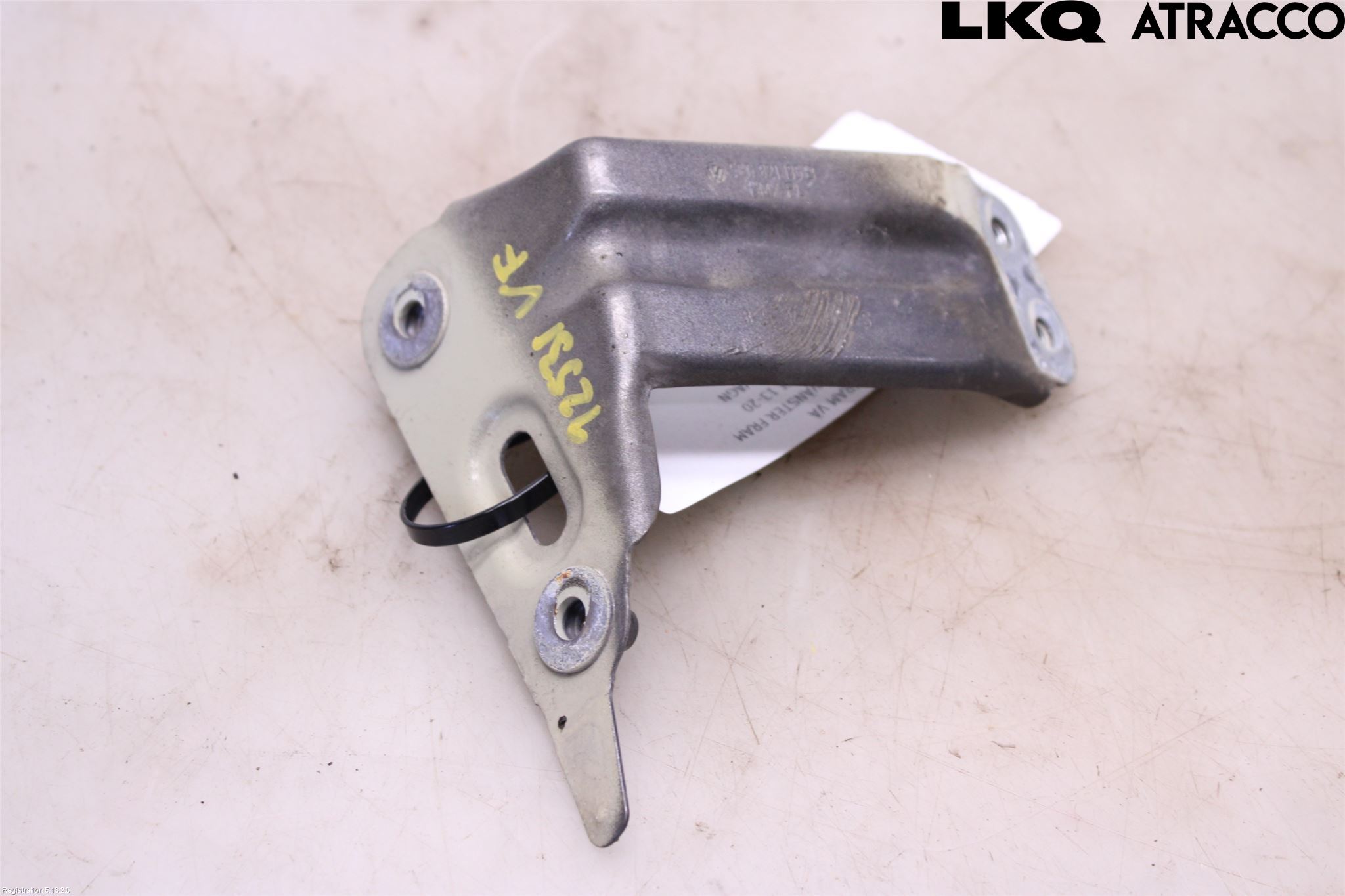 Volkswagen VW GOLF / E-GOLF VII 13-20 Frontskjermfeste Venstre