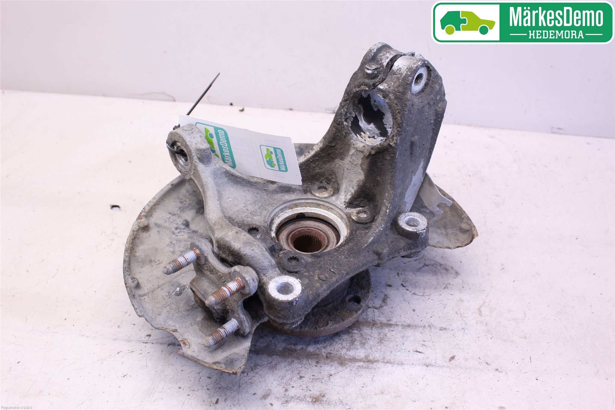 Volkswagen VW PASSAT 05-11 Spindel Vf