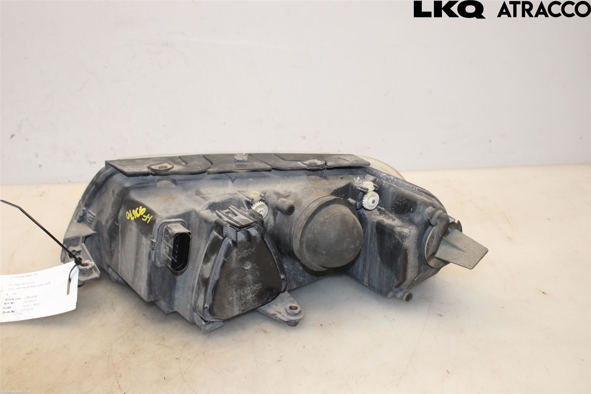 Volkswagen VW PASSAT 01-05 Frontlykt Høyre