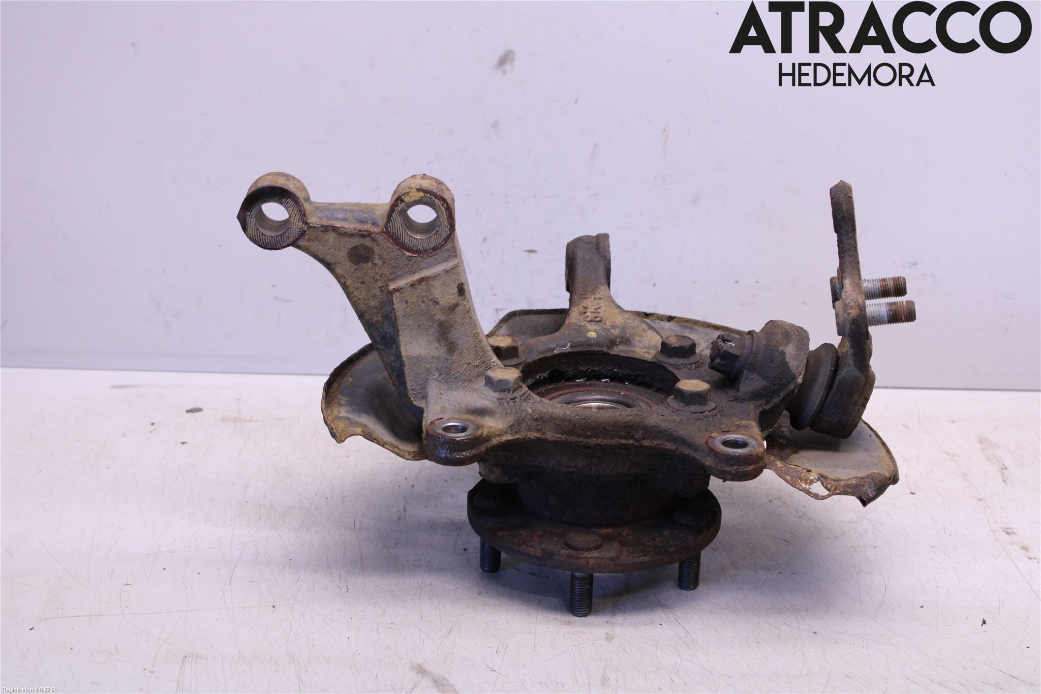 Toyota AVENSIS 09-15 Spindel Hf
