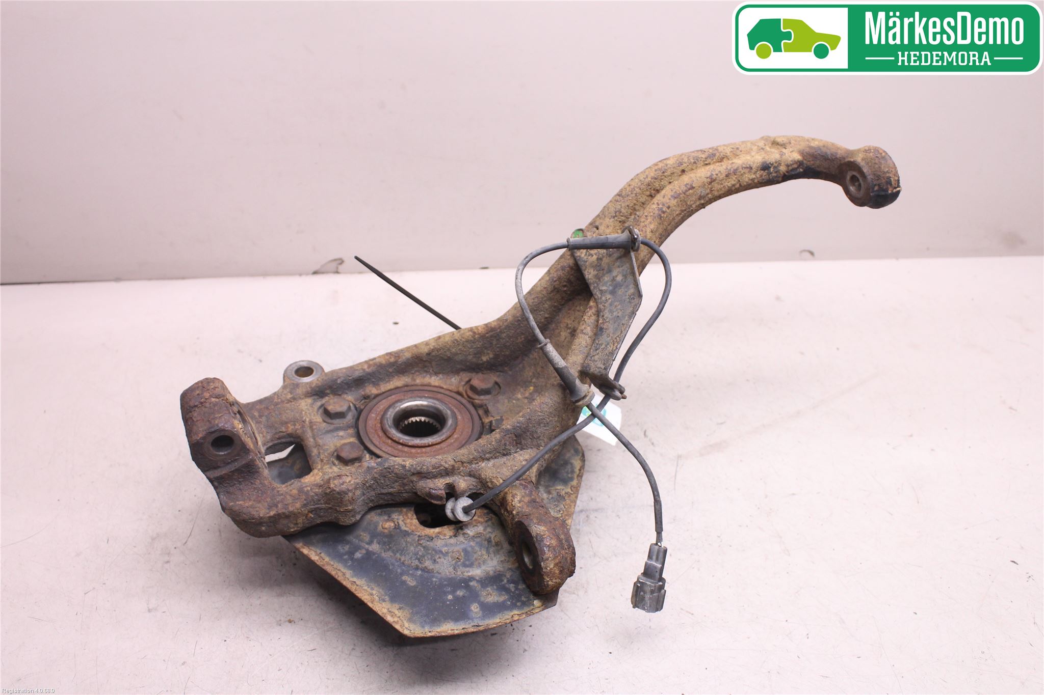 Nissan PATHFINDER R51 05-12 Spindel Vf