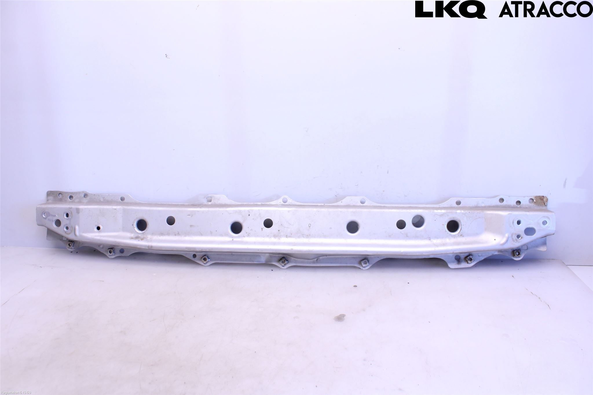 Toyota YARIS XP130 15-20 Frontplate Nedre