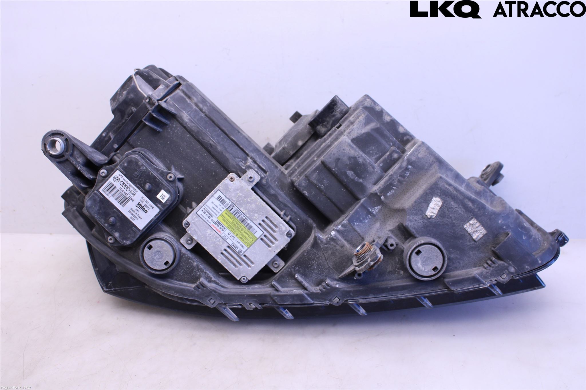 Volkswagen VW PASSAT 11-14 Frontlykt Venstre