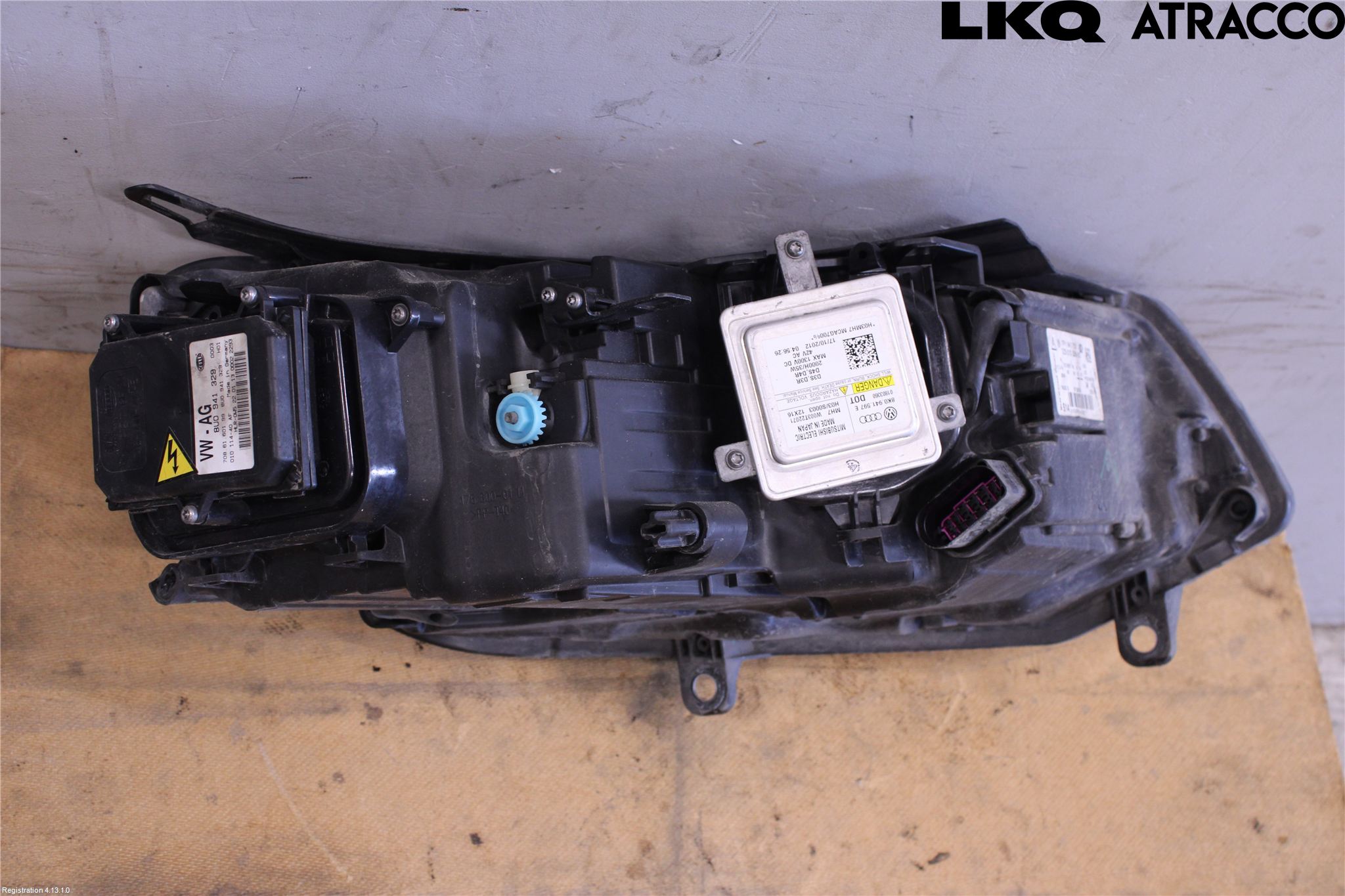 Volkswagen VW TOUAREG 7P 11-18 Frontlykt Venstre