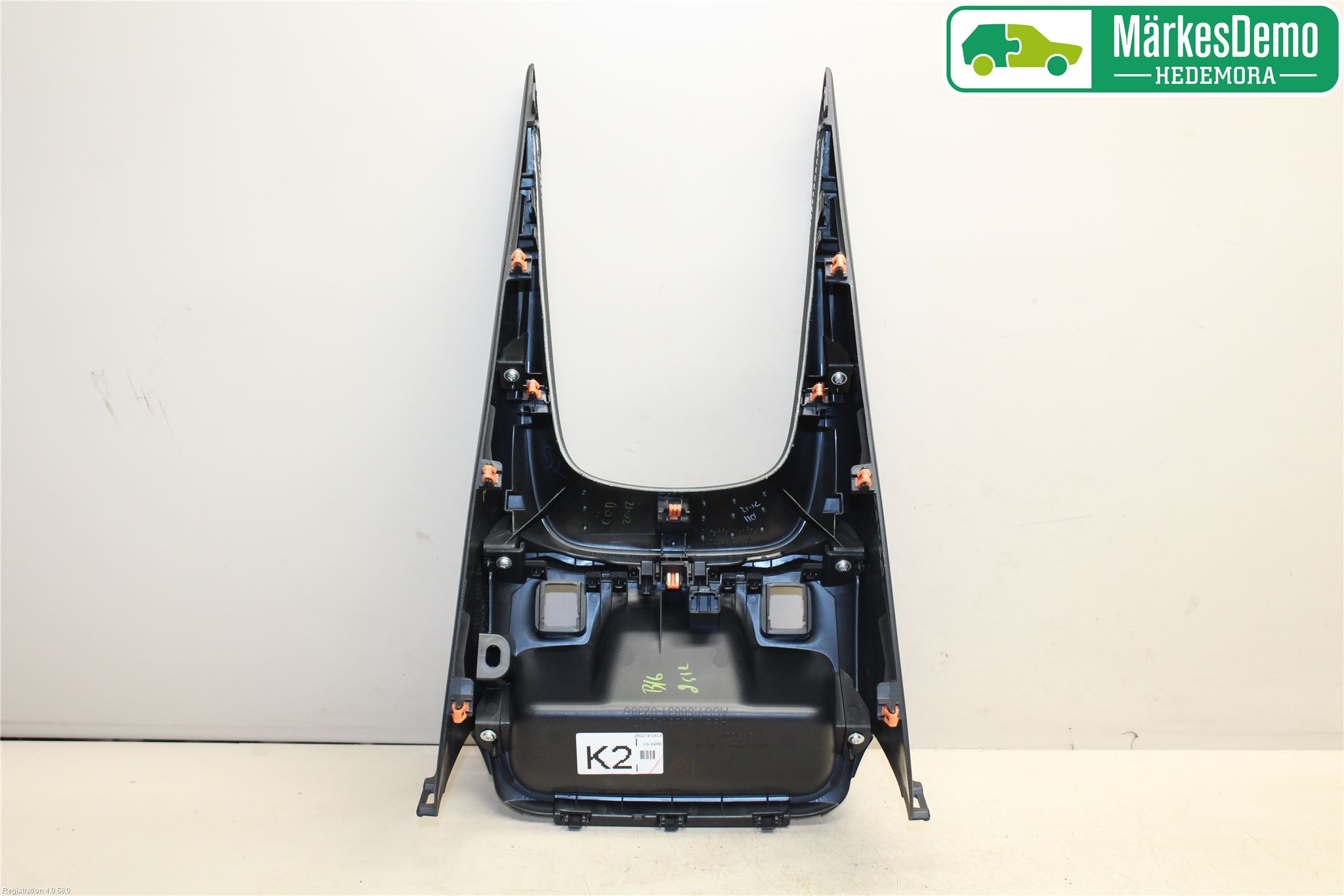 Toyota COROLLA 19- Instrumentkonsoll Midt